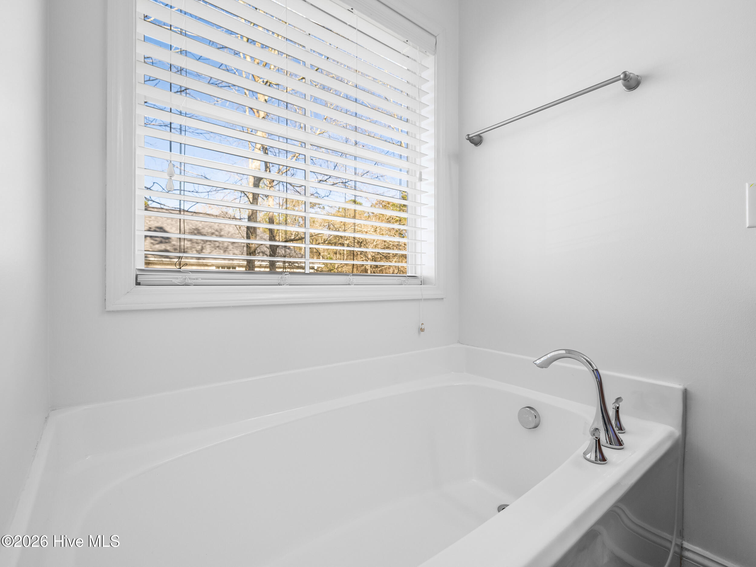 100562171 | Photo 34