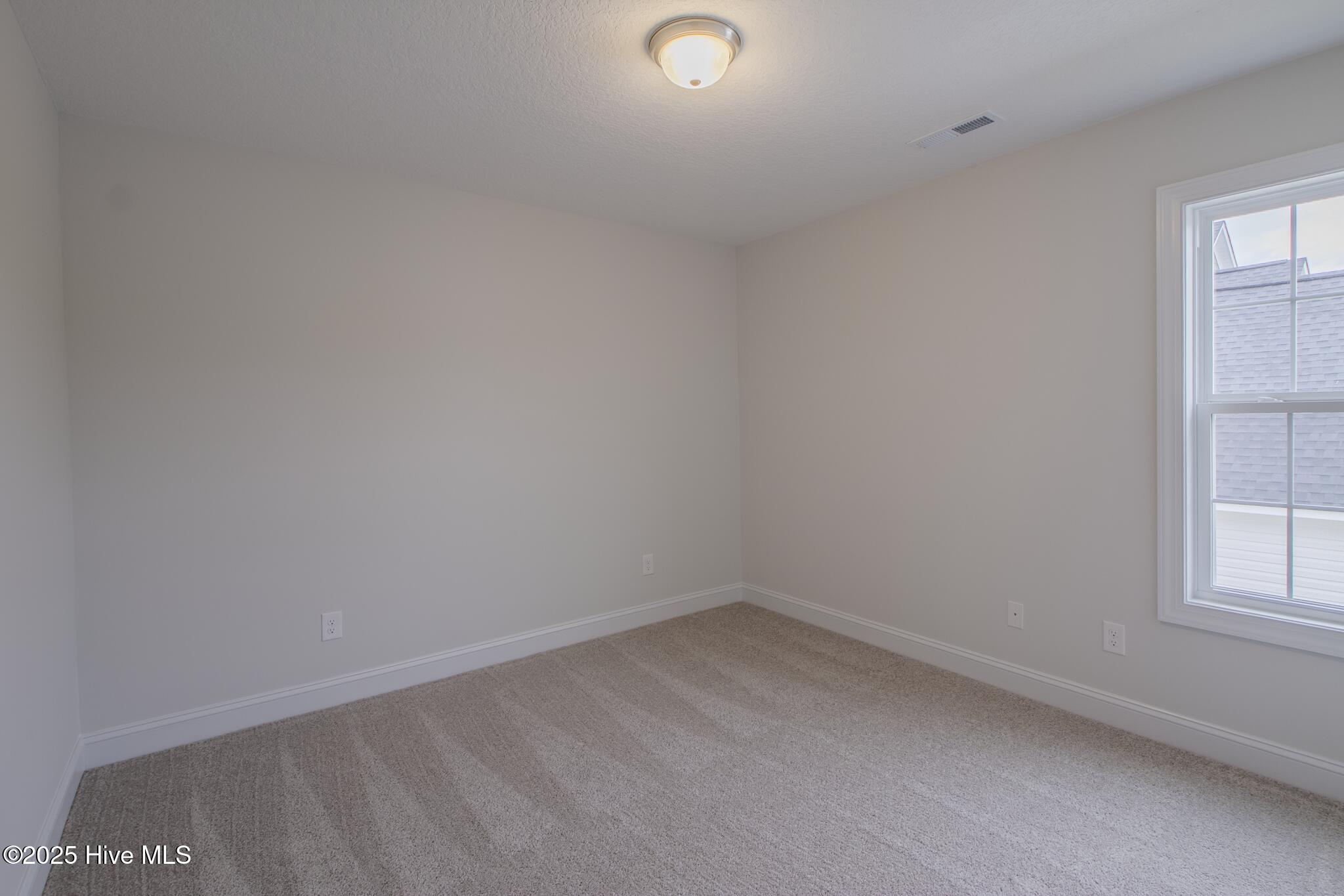 100493644 | Photo 24