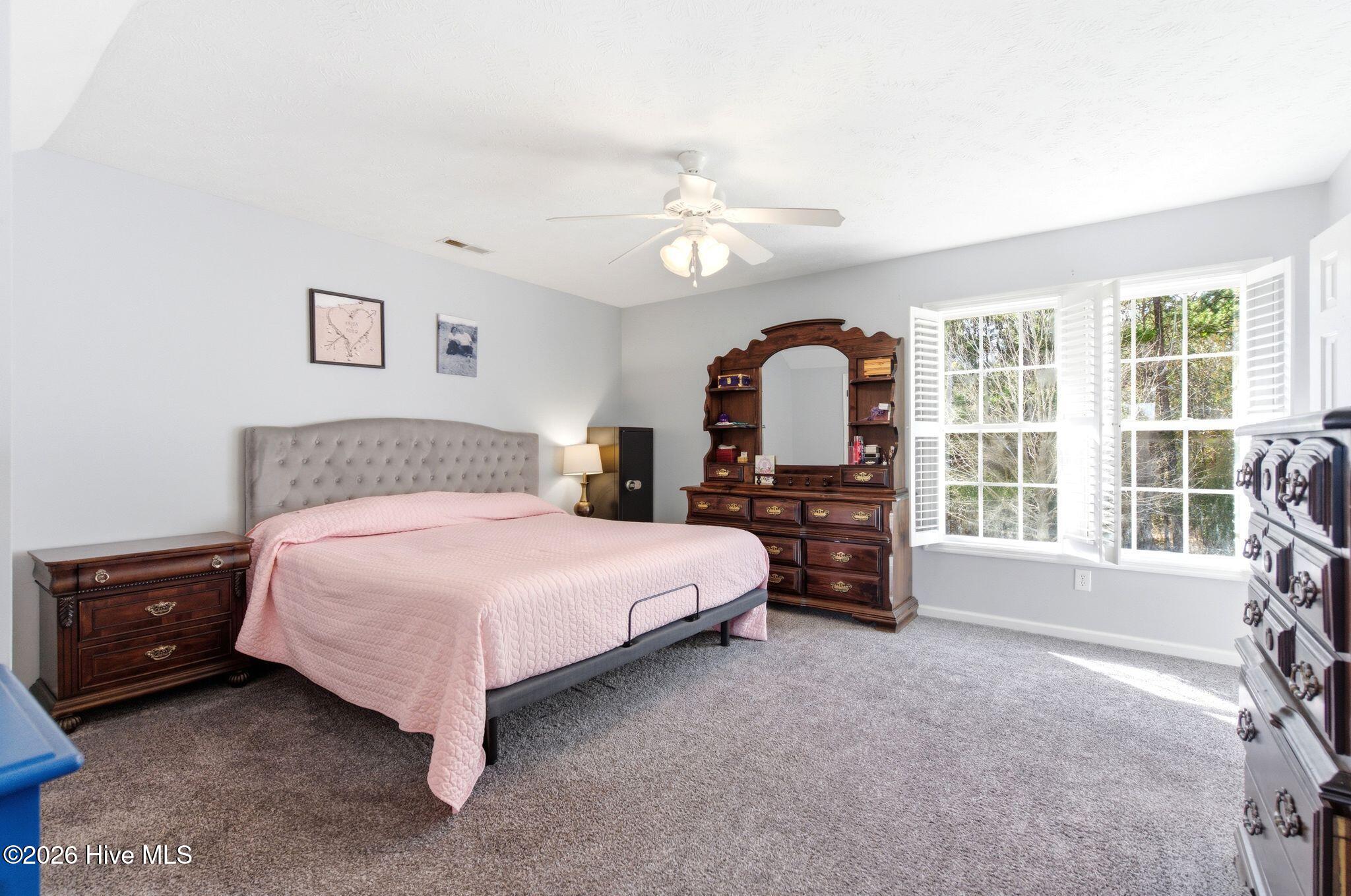 100561408 | Photo 33