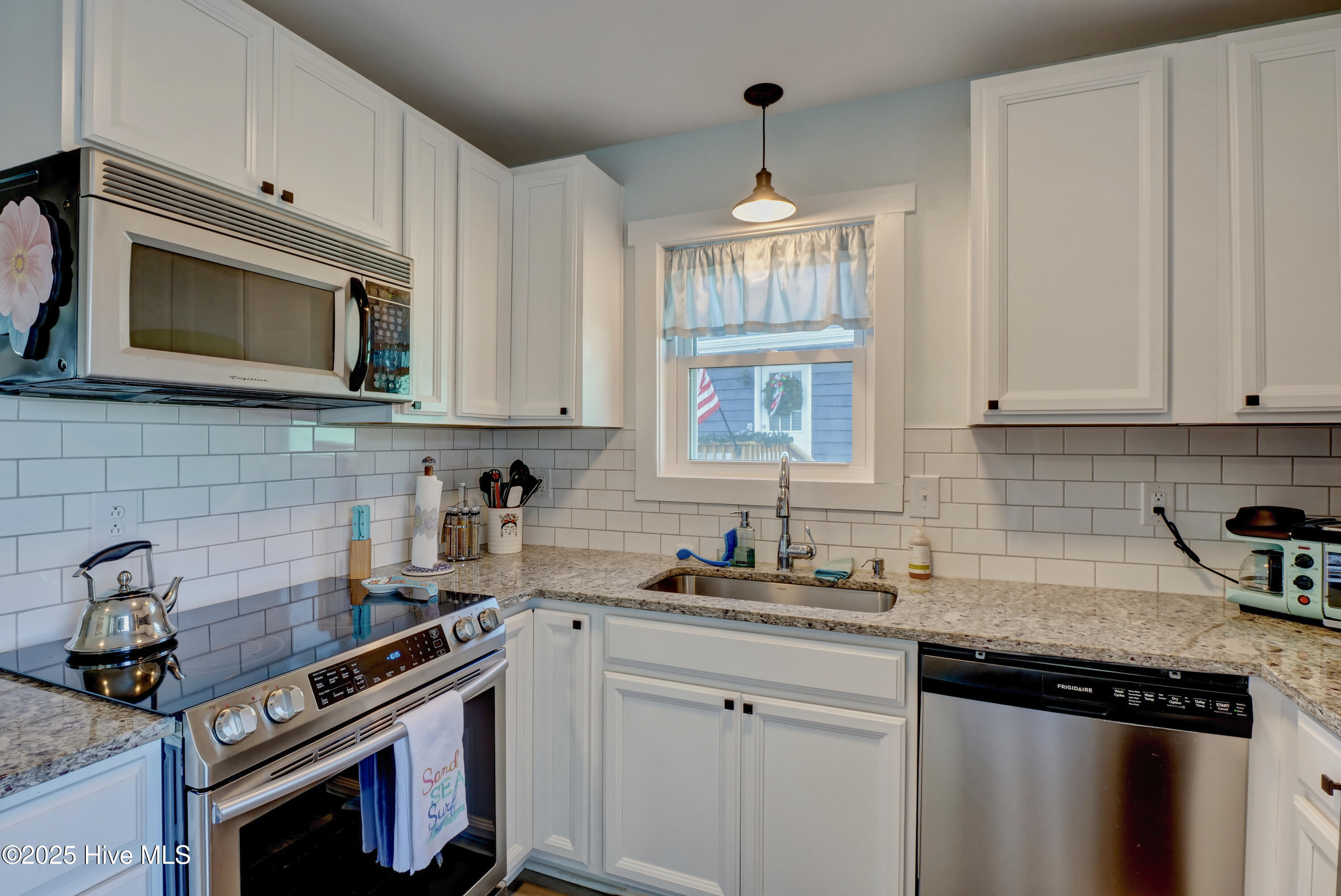 100544426 | Photo 14