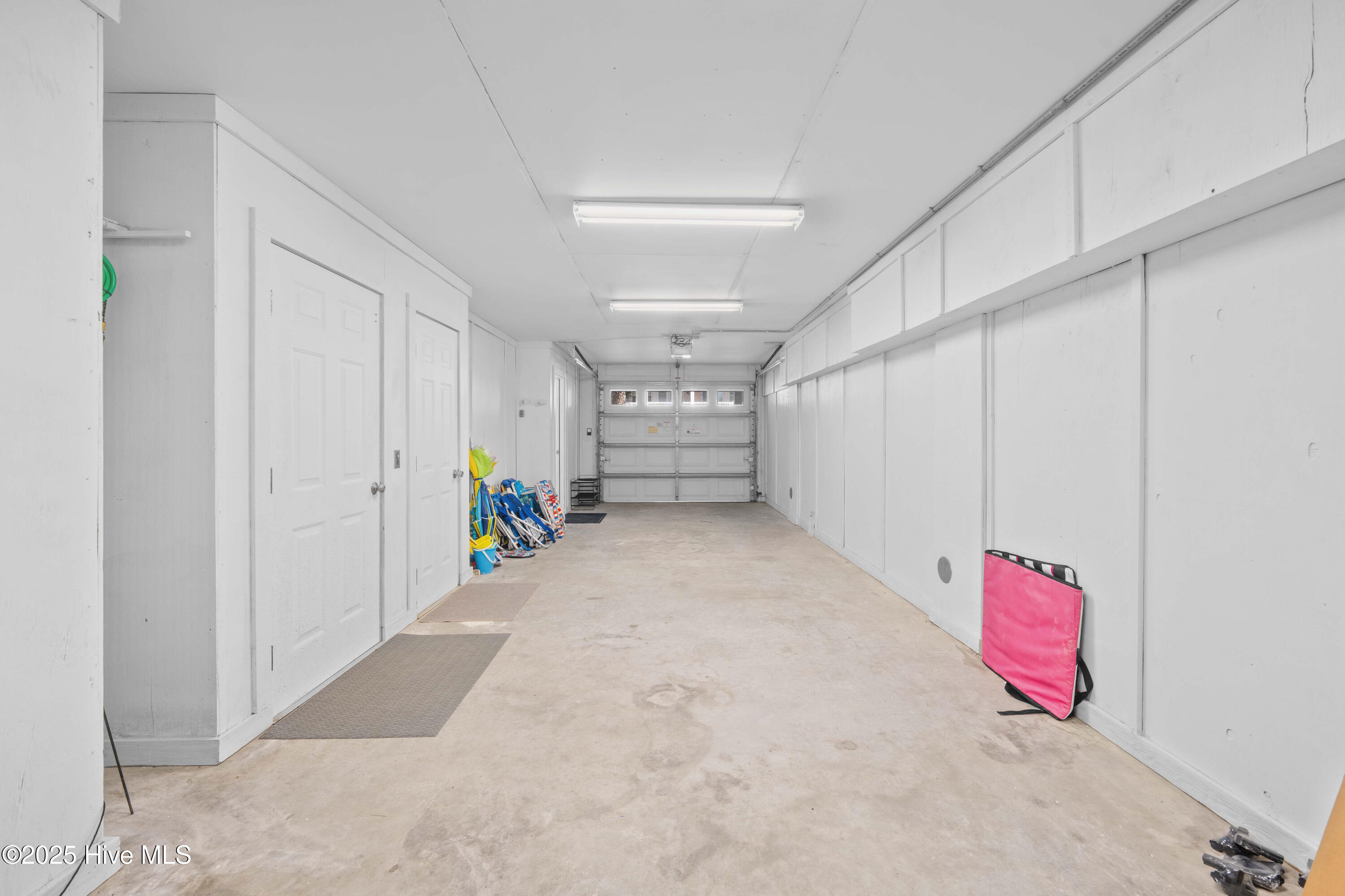 100541369 | Photo 43