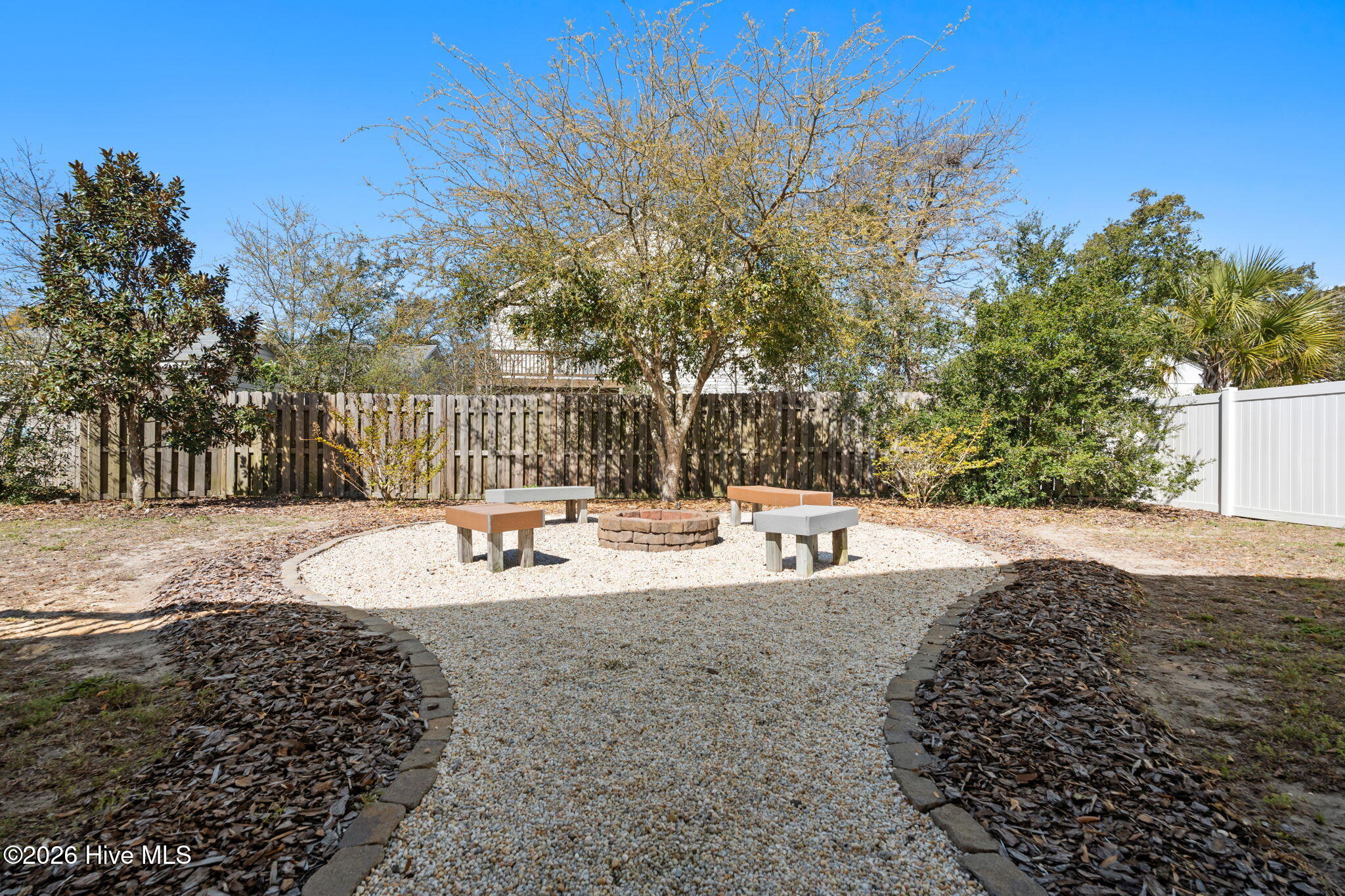 100553863 | Photo 44