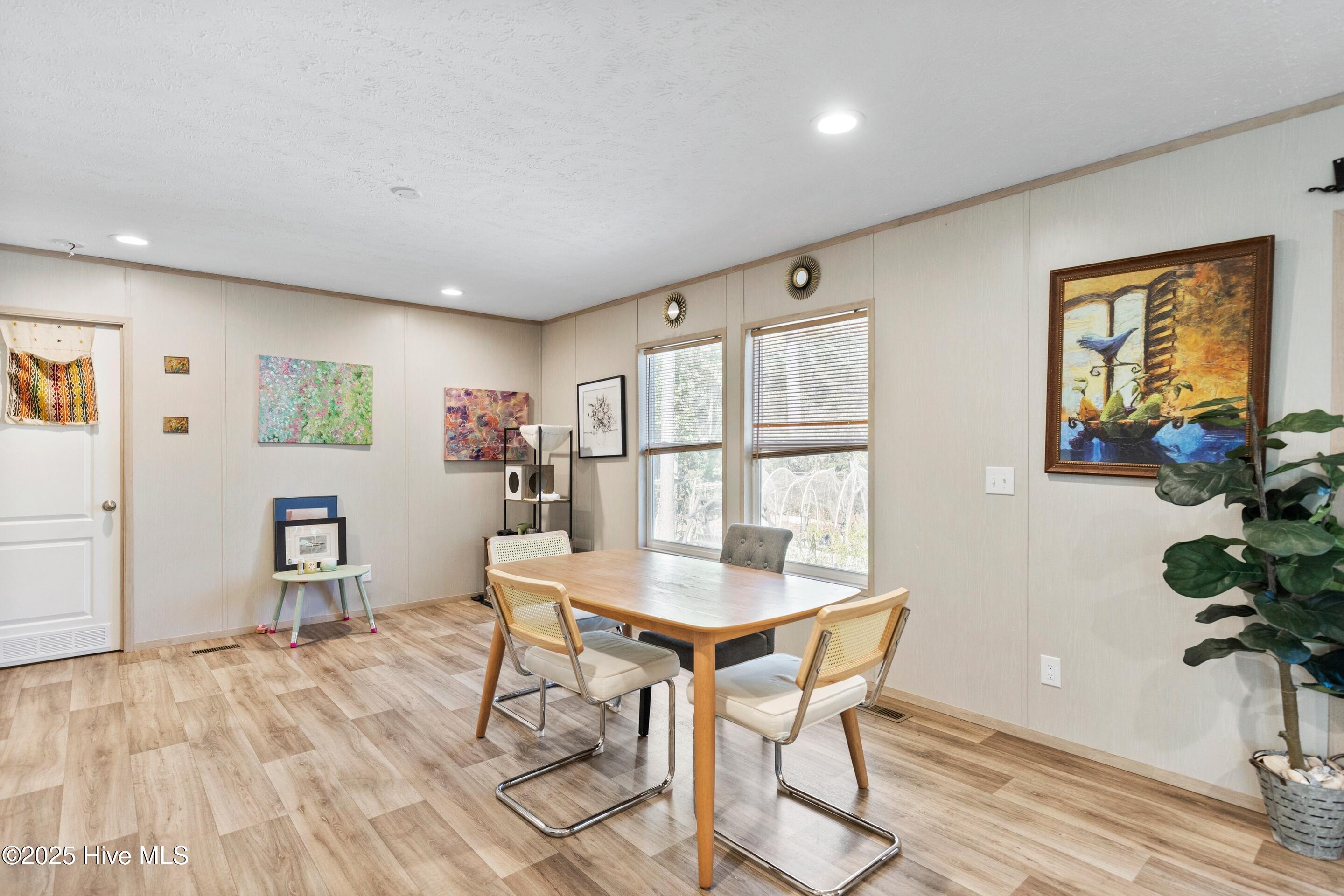 100542146 | Photo 18