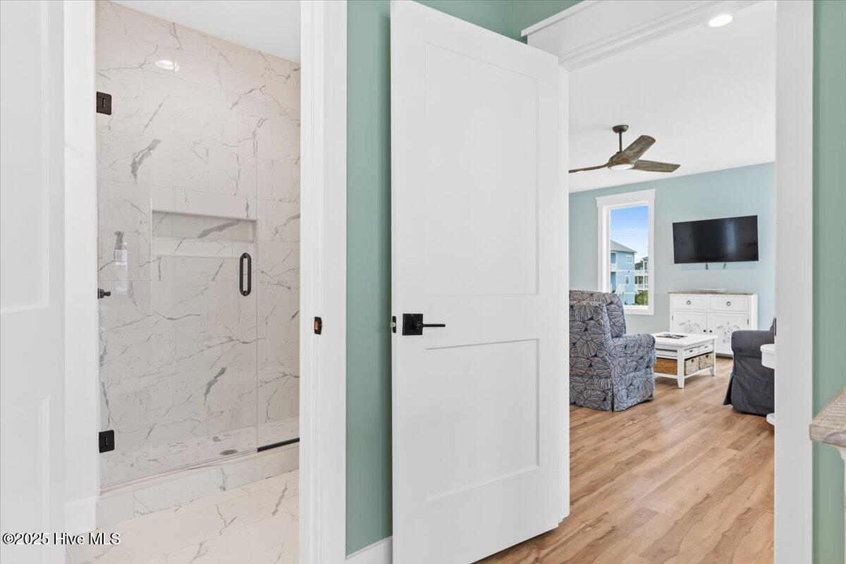 100526608 | Photo 56