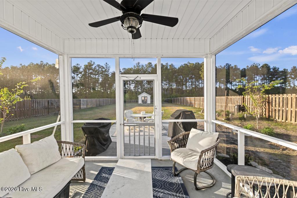 100565608 | Photo 42