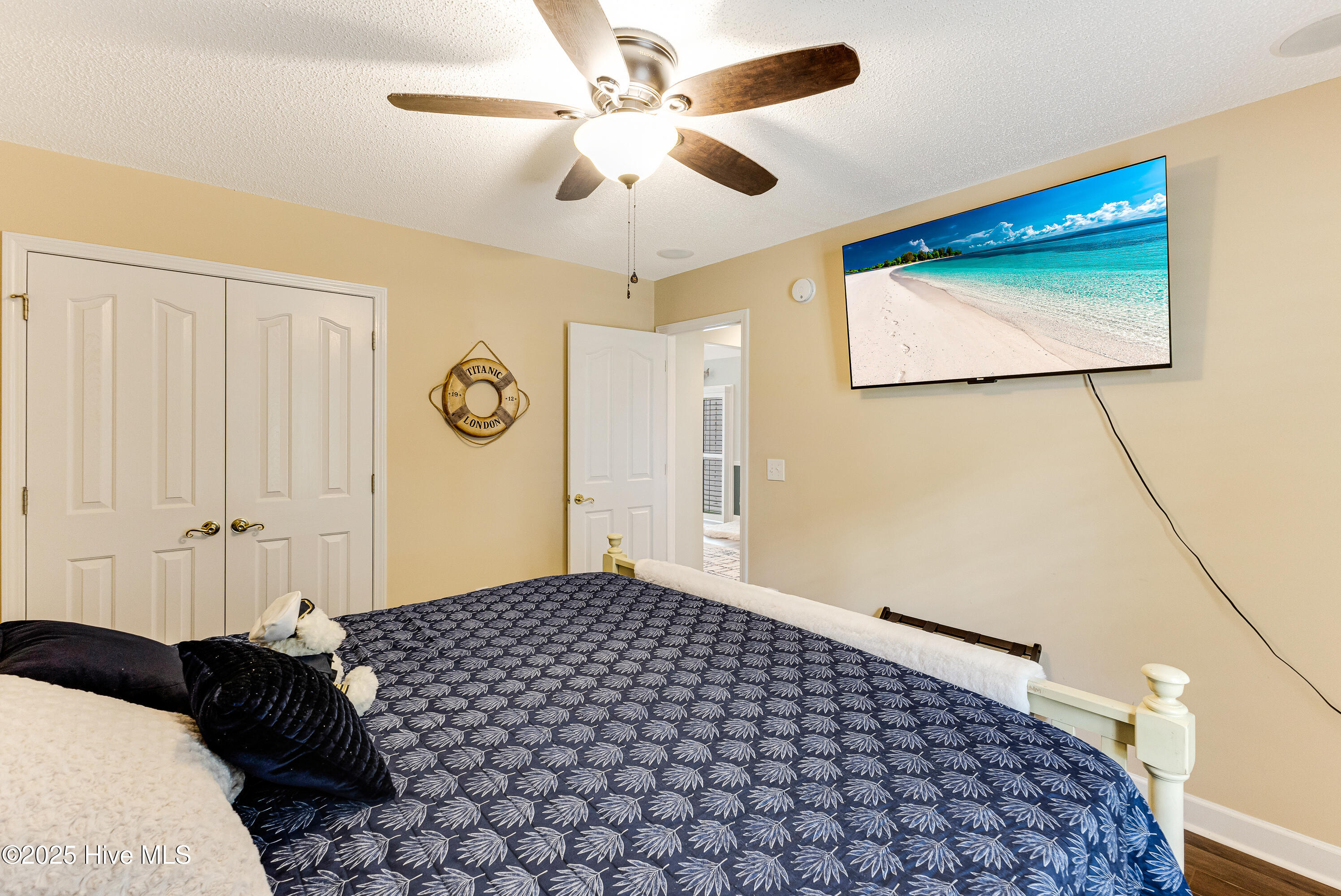 100520400 | Photo 23