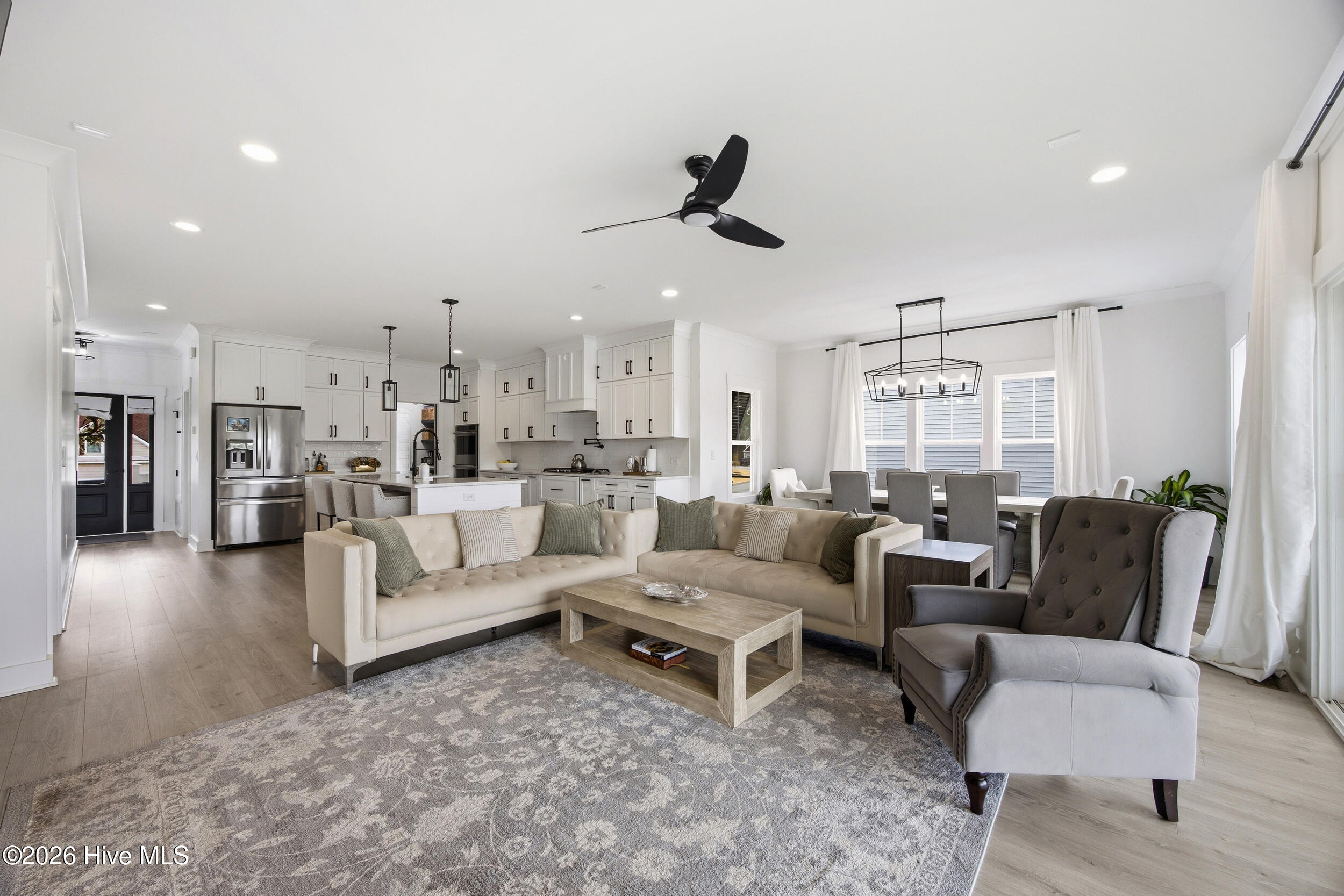 100558595 | Photo 18