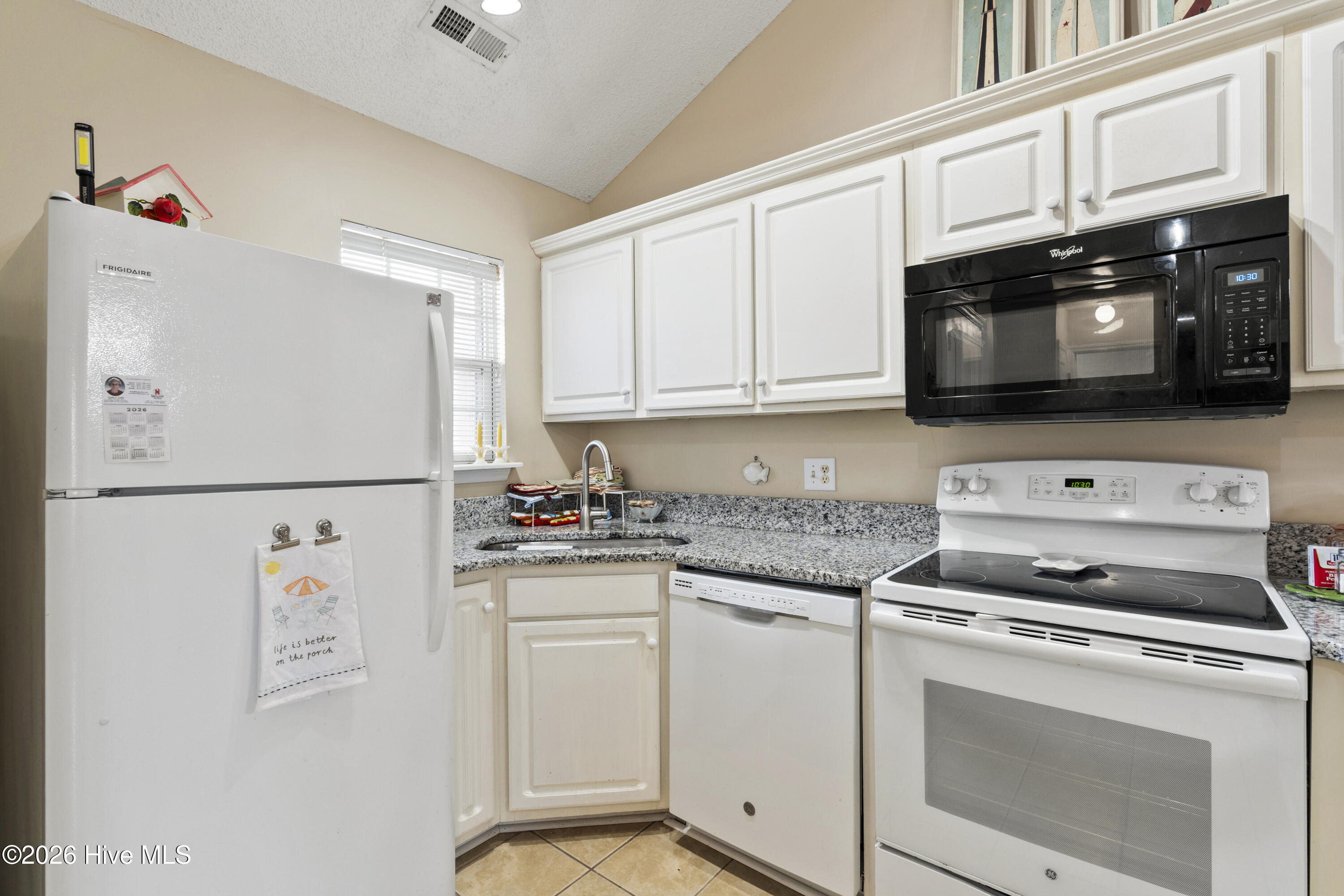 100555625 | Photo 12