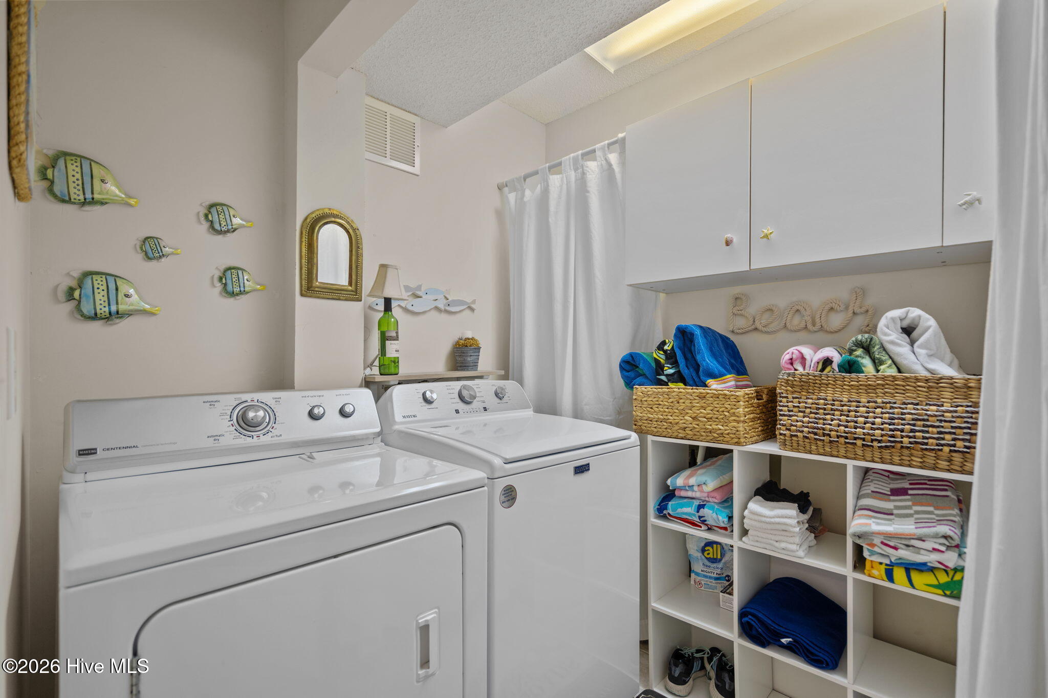 425 Sandman Drive, Kure Beach, NC 28449 – photo 5: 29-web-or-mls-DSC01723