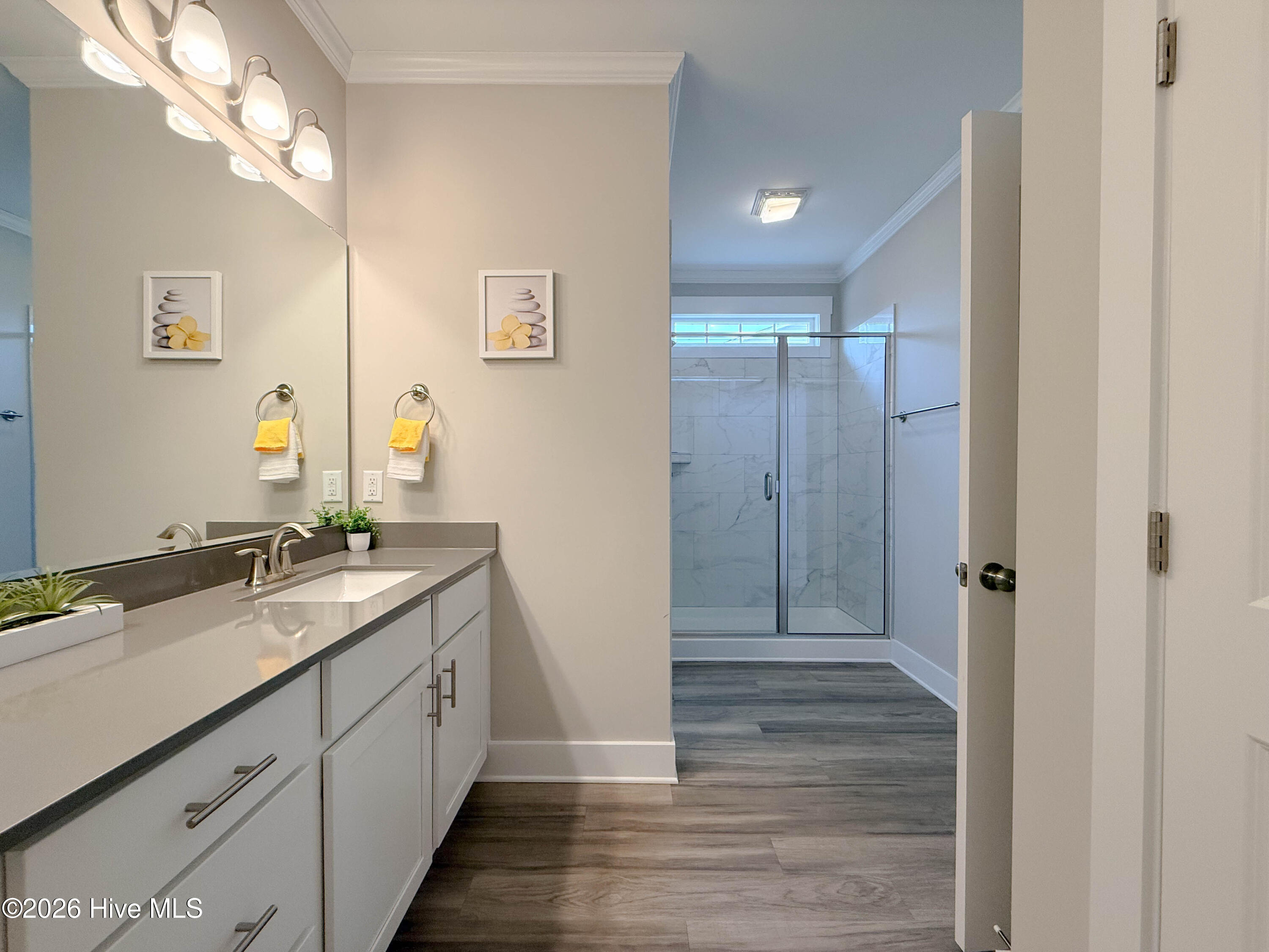 100560693 | Photo 61