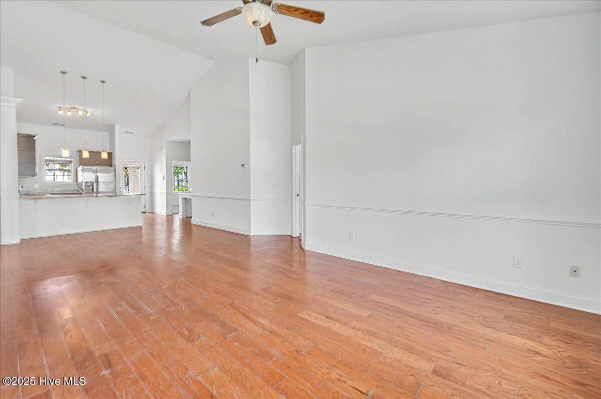 100521478 | Photo 22