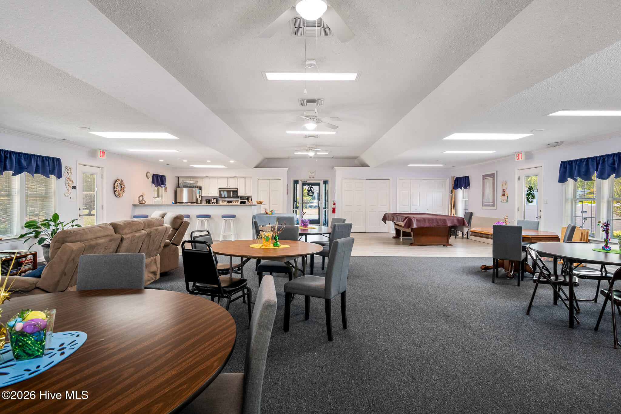 100566913 | Photo 48