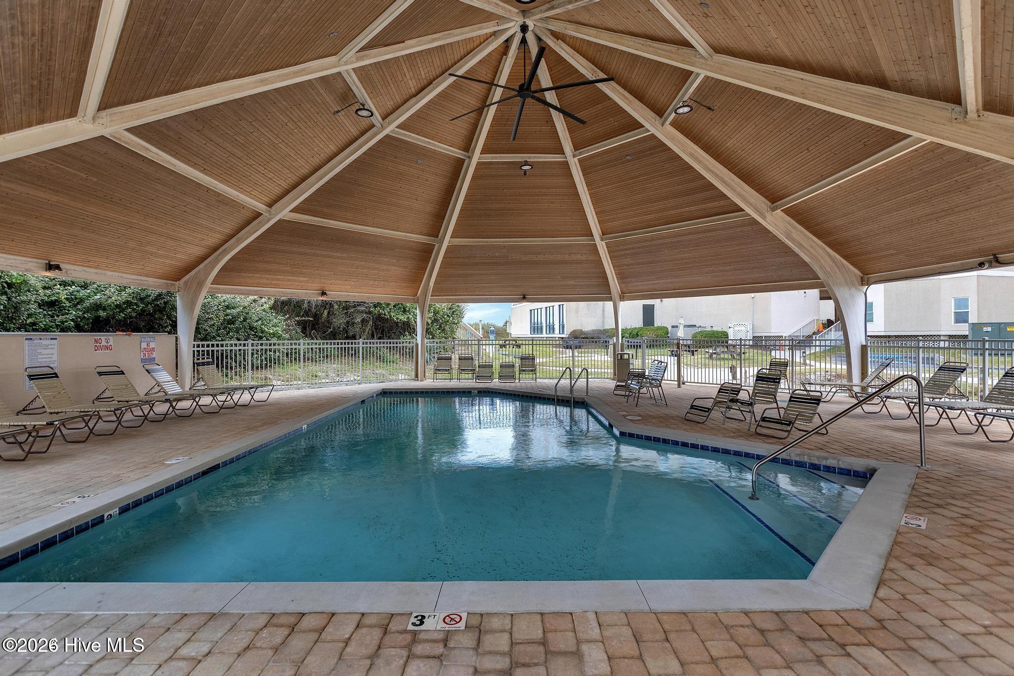 100567274 | Photo 41