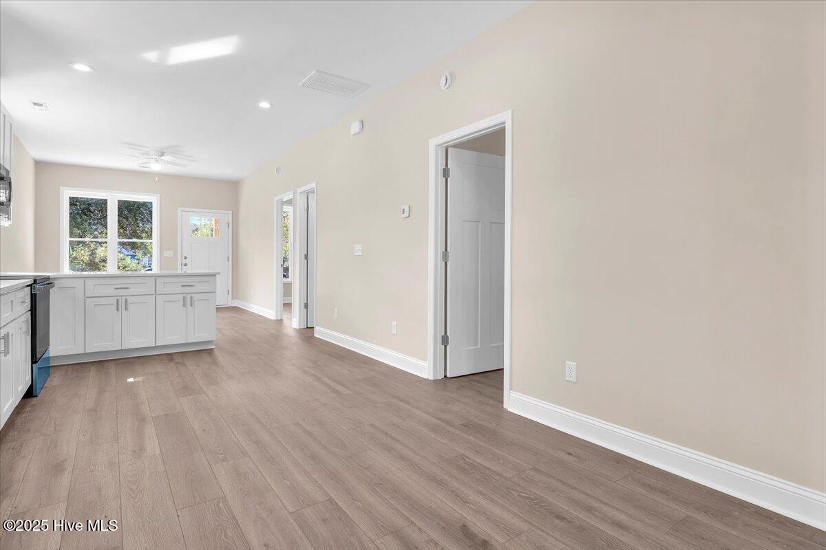 100531647 | Photo 13