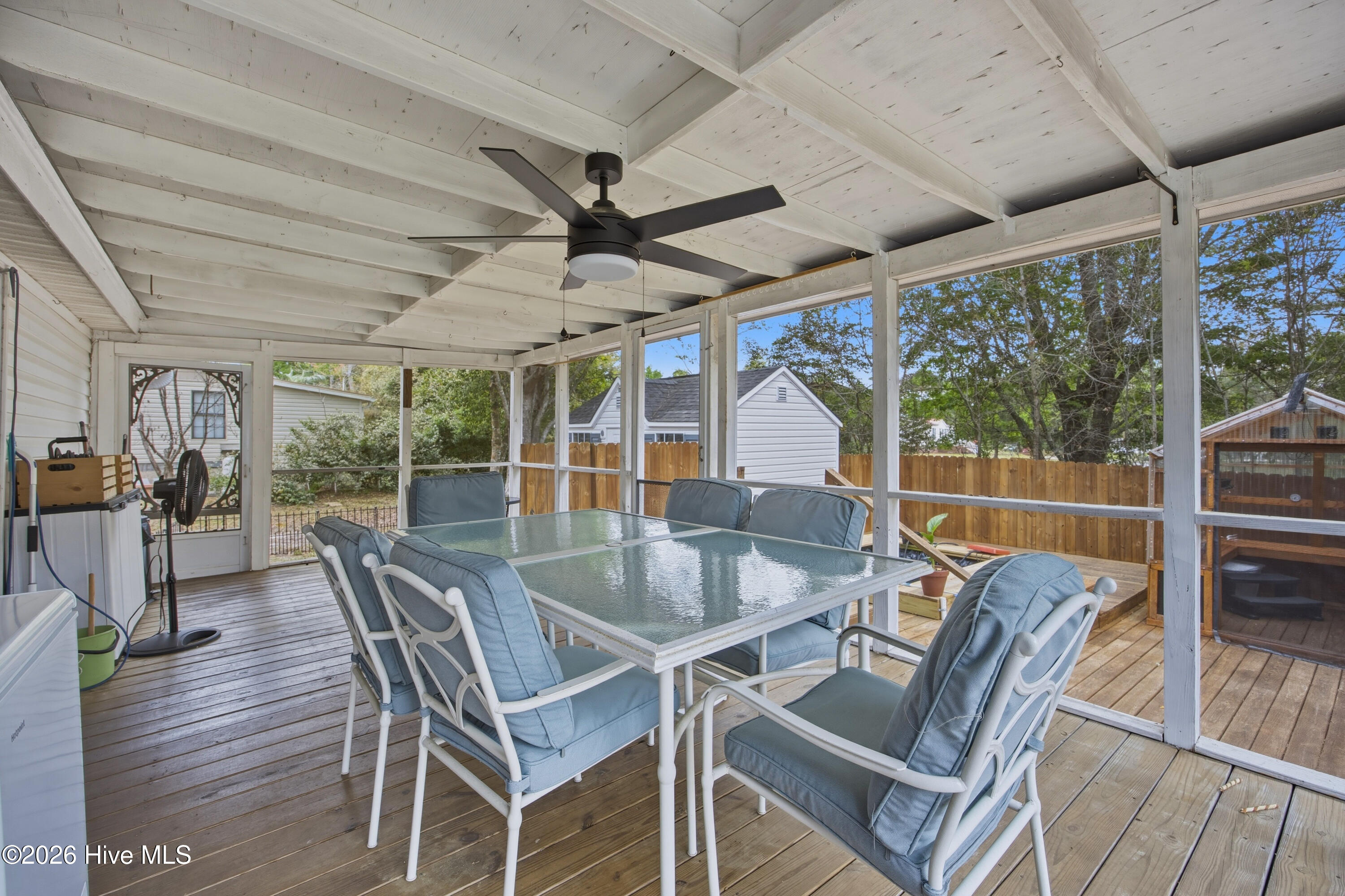 100565028 | Photo 34