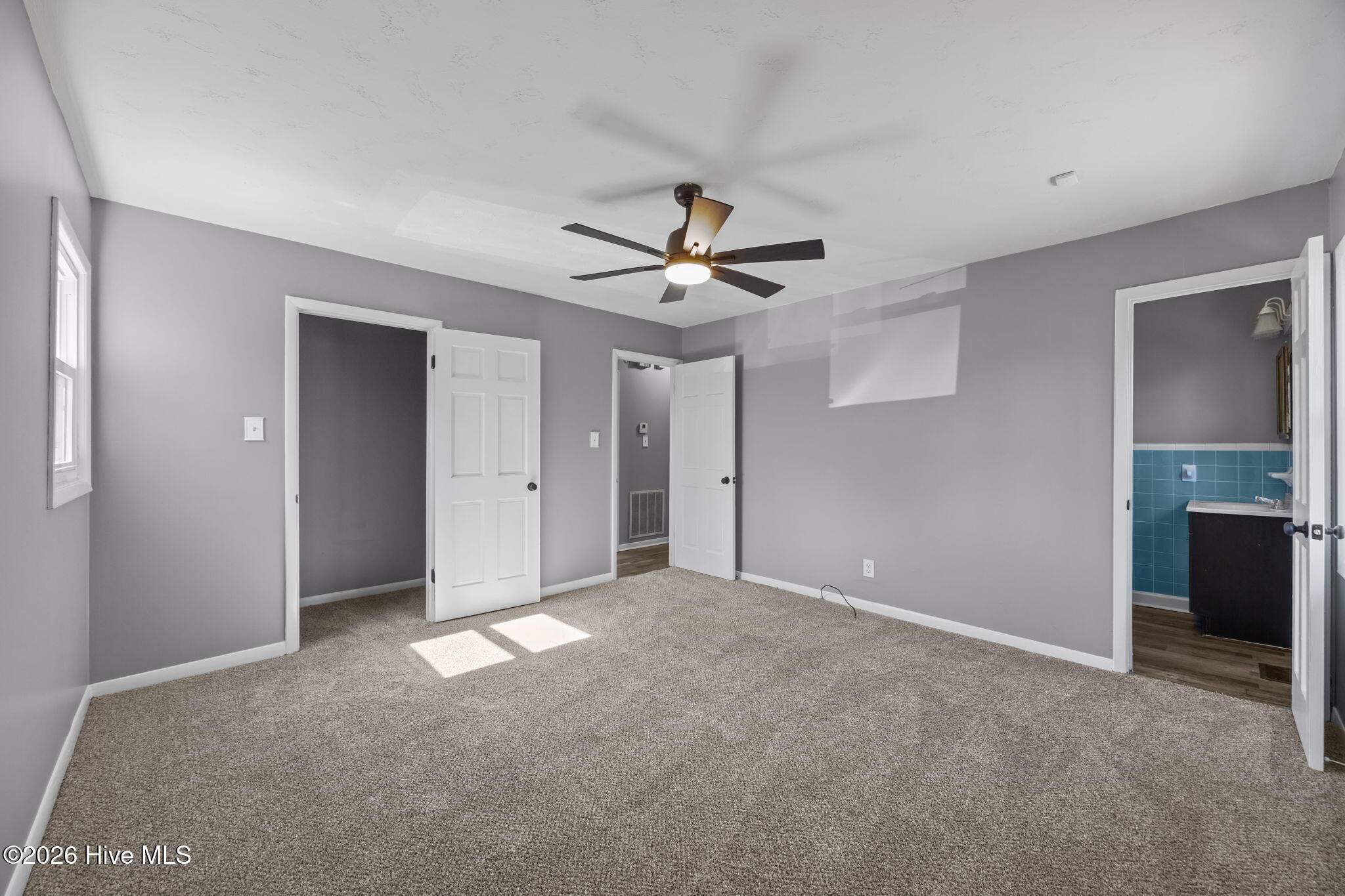 100553623 | Photo 32