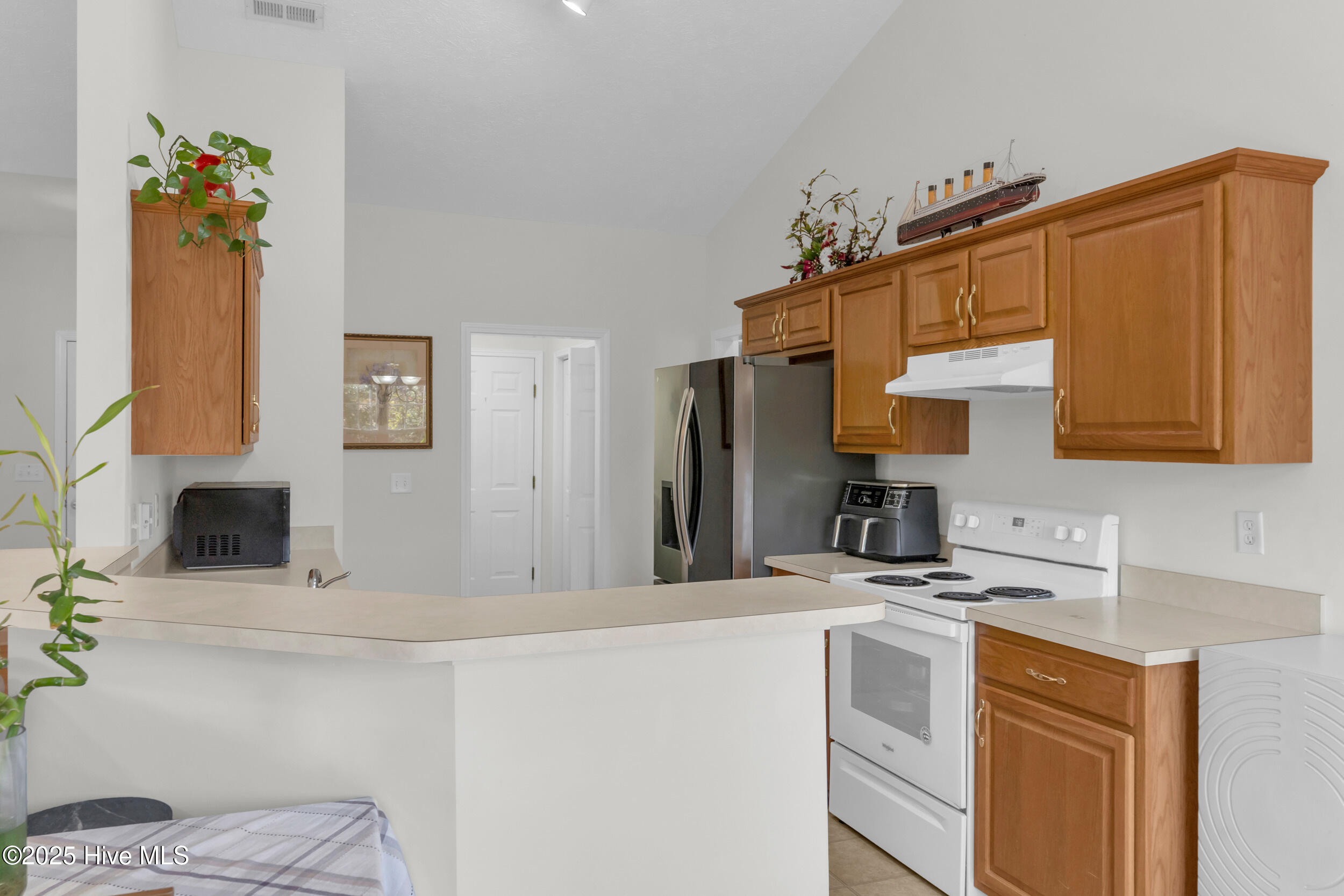 100540871 | Photo 11