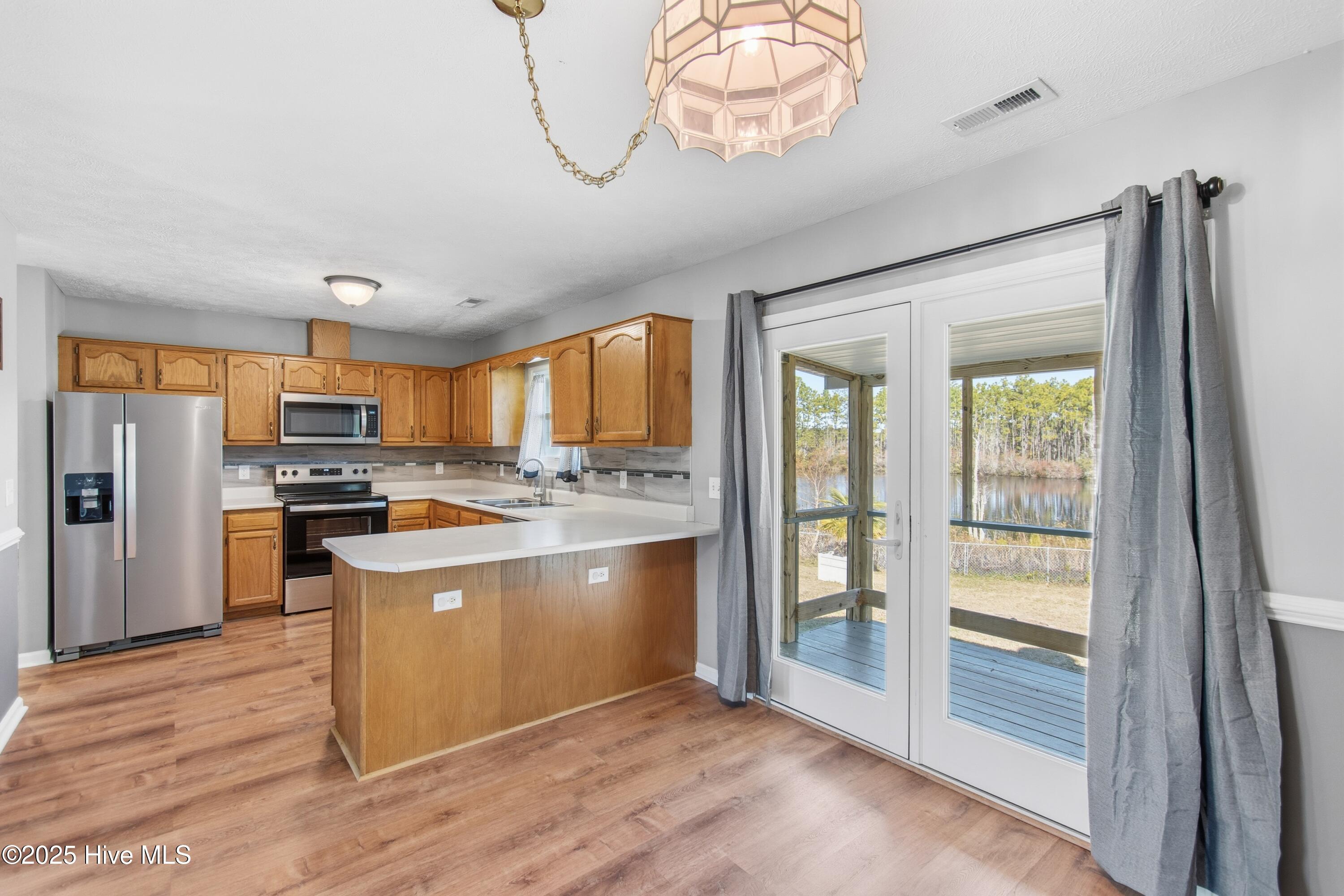 100546463 | Photo 17