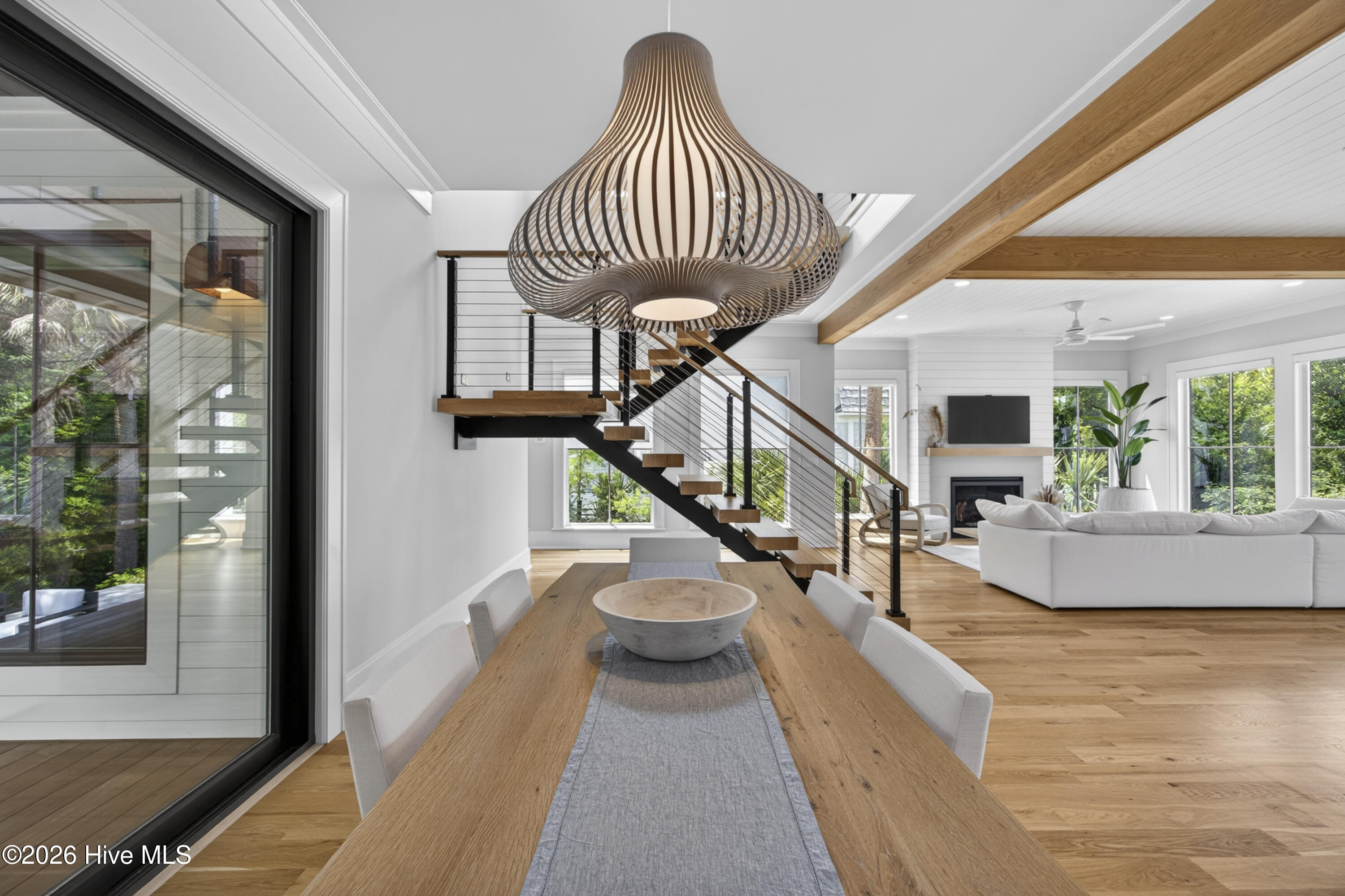 100566186 | Photo 29