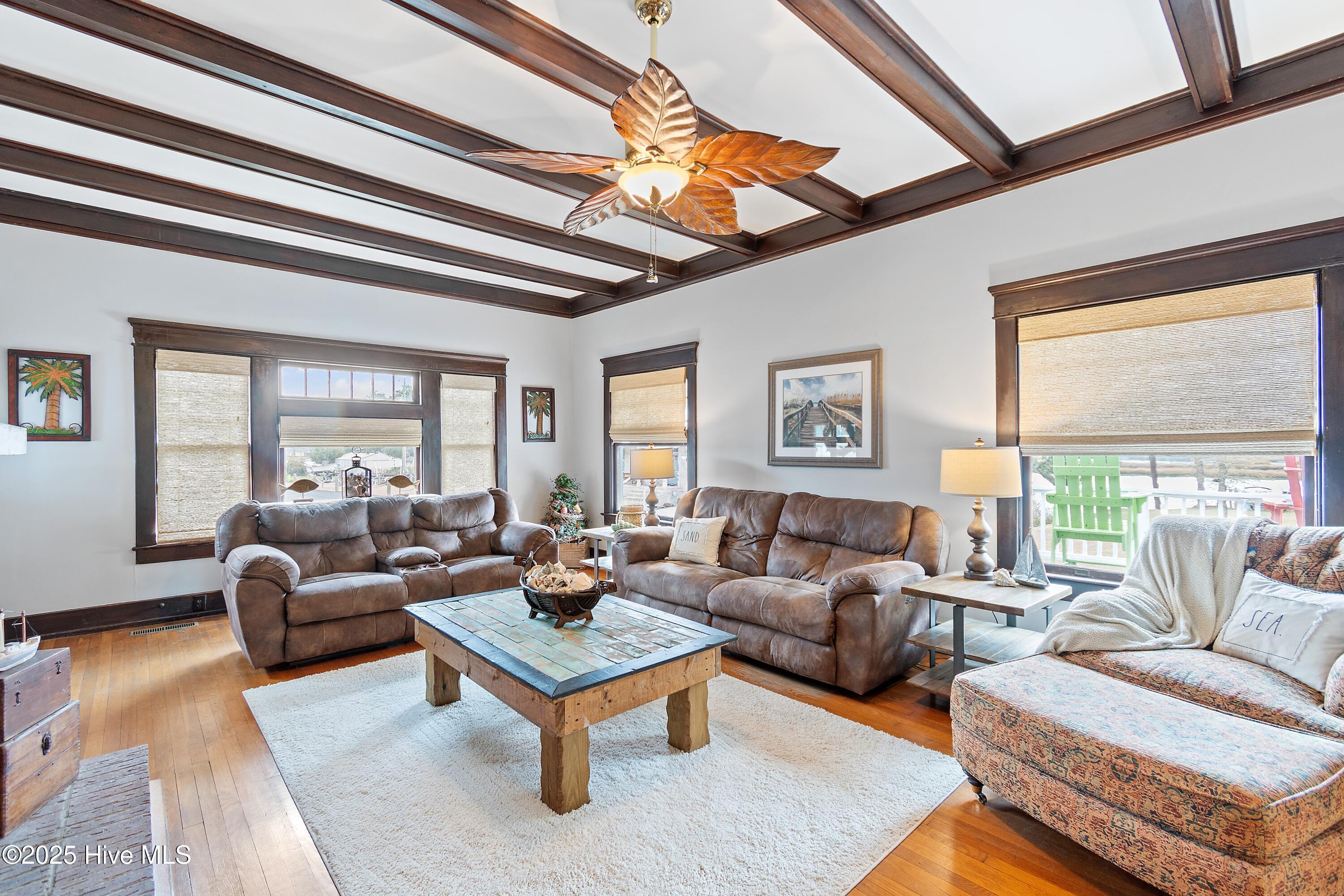 100544139 | Photo 13