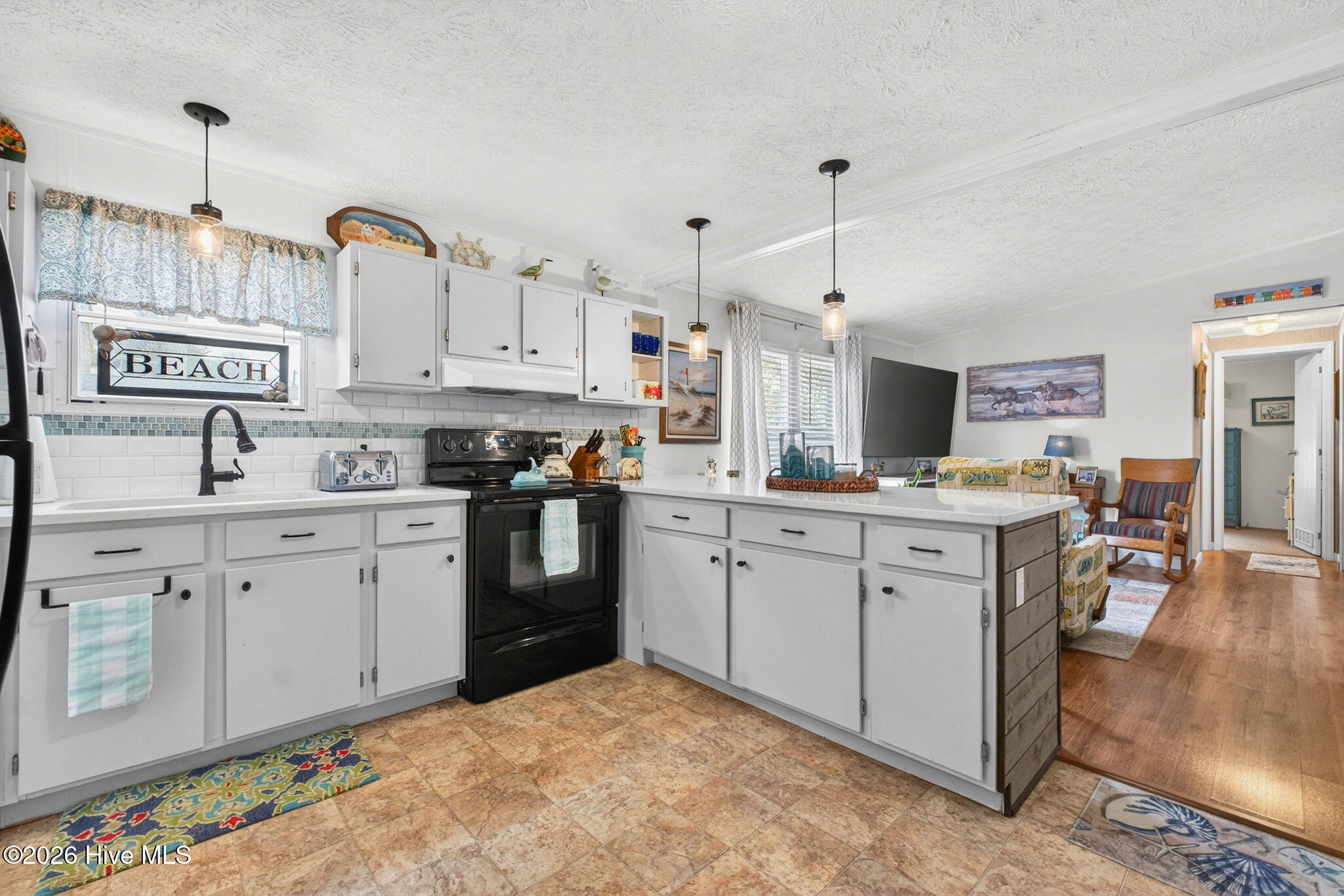 100557297 | Photo 23