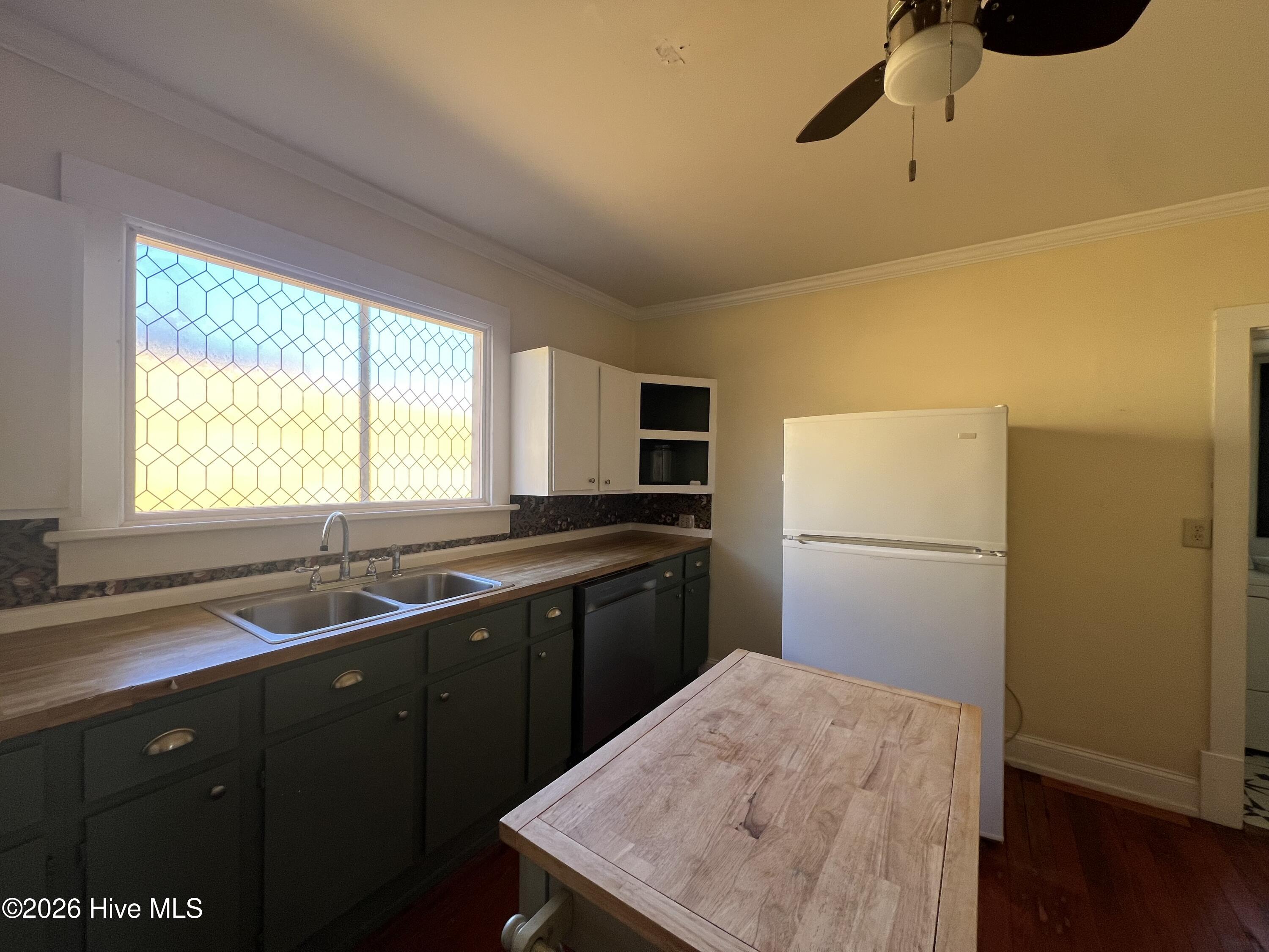 915 Saint David Street