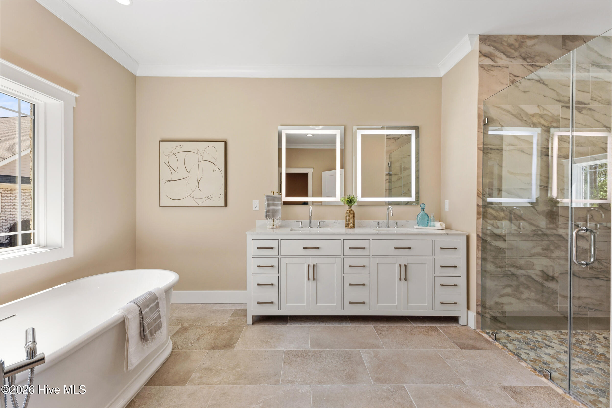 100566568 | Photo 31