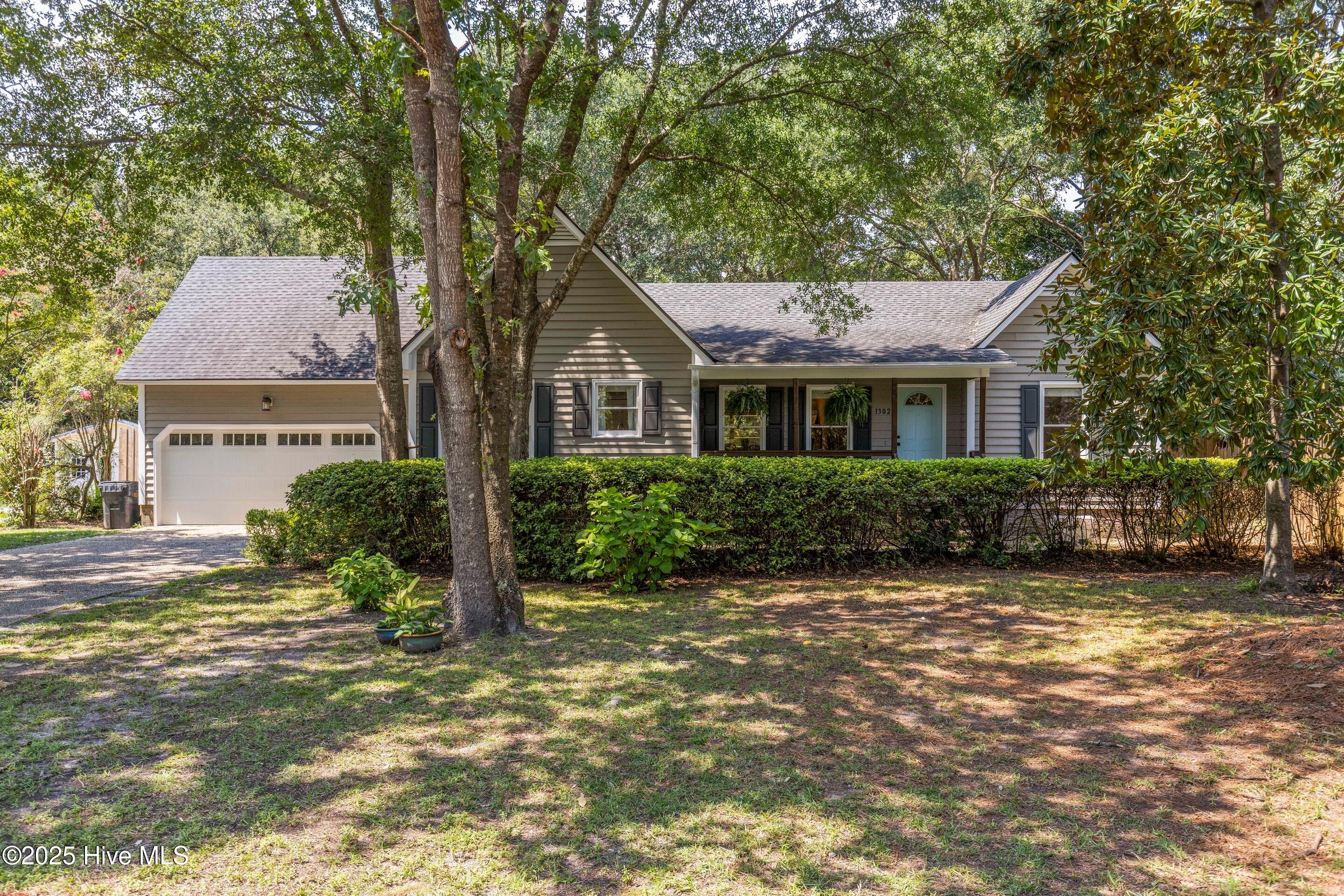 1302 Grove Point Road, Wilmington, NC 28409 – photo 2: mls-IMG_7666
