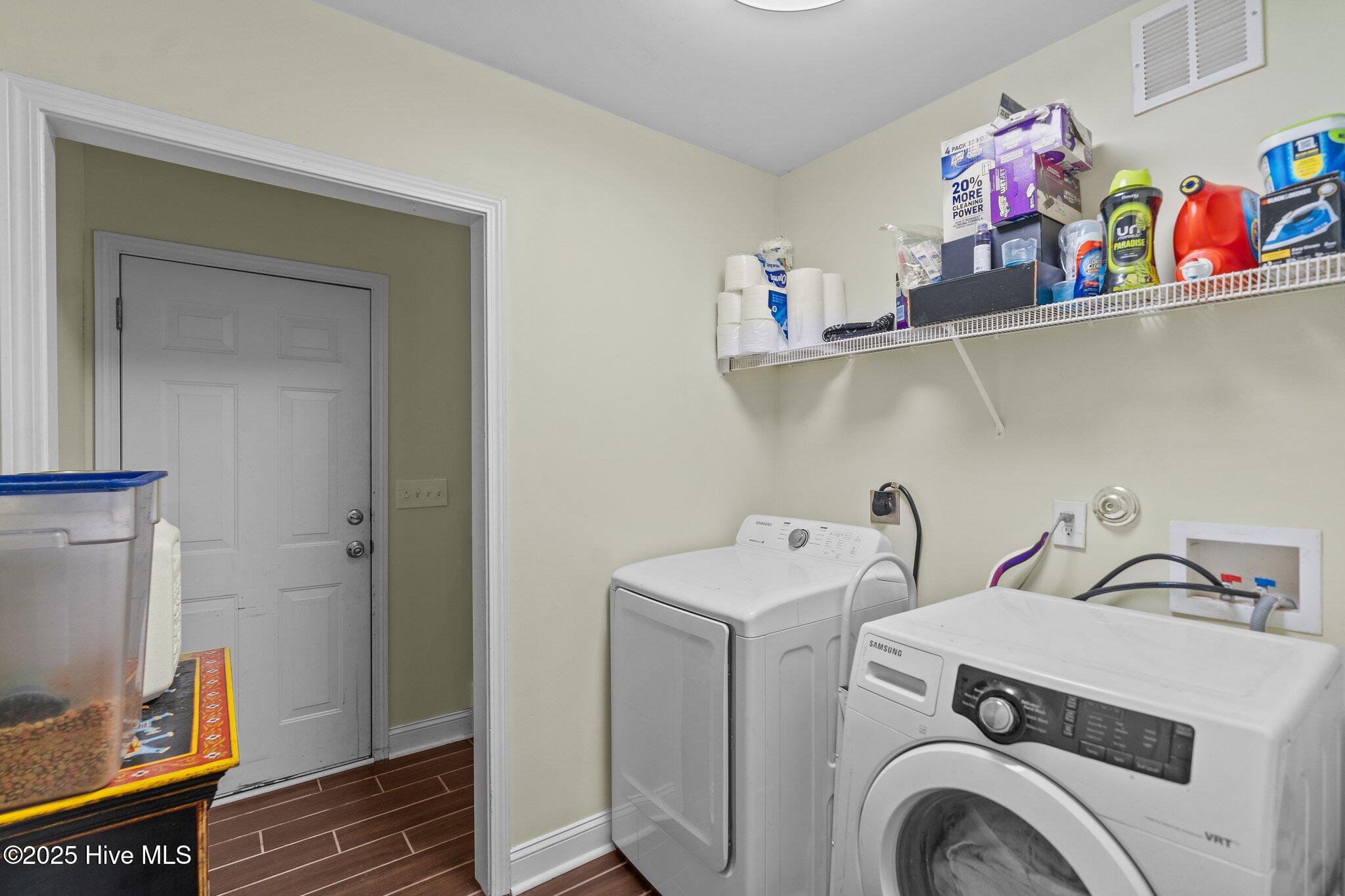 100504598 | Photo 22