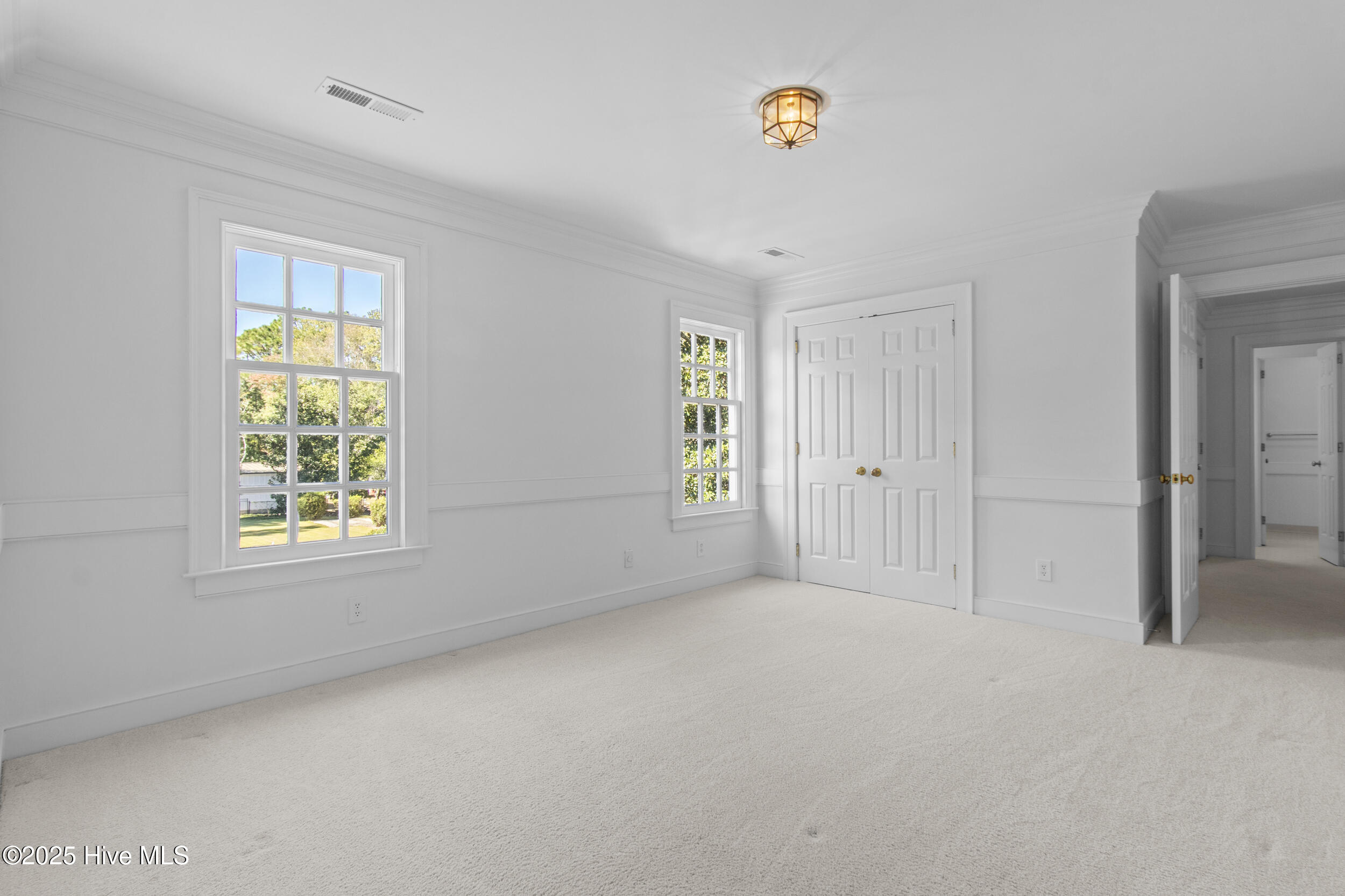 100537664 | Photo 44