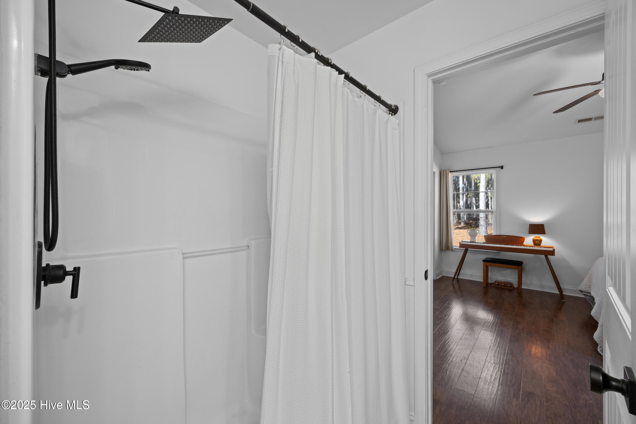 100545766 | Photo 28