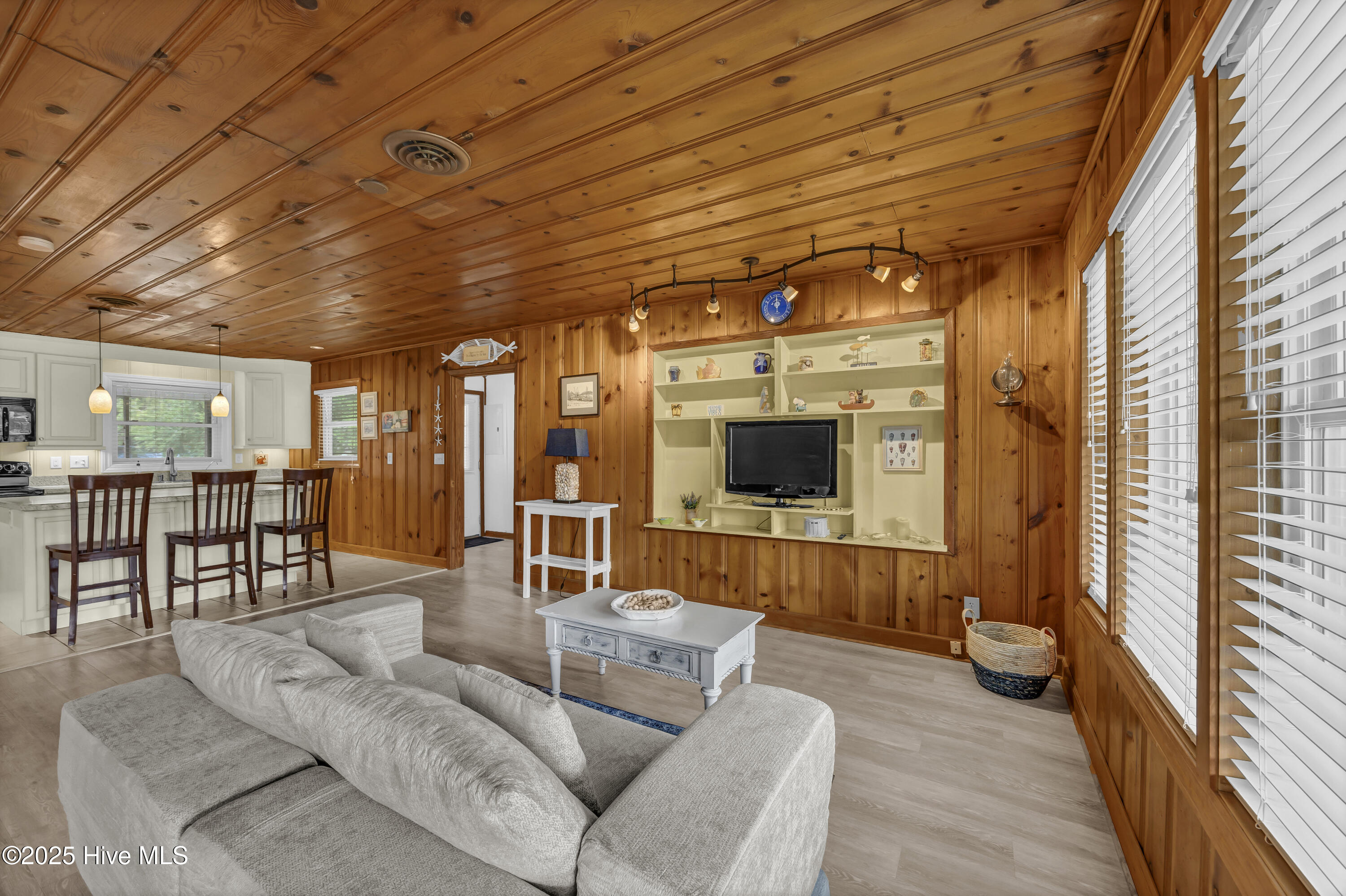 1968 Oak Street SW, Ocean Isle Beach, NC 28469 – photo 5: 005_img_7260_672