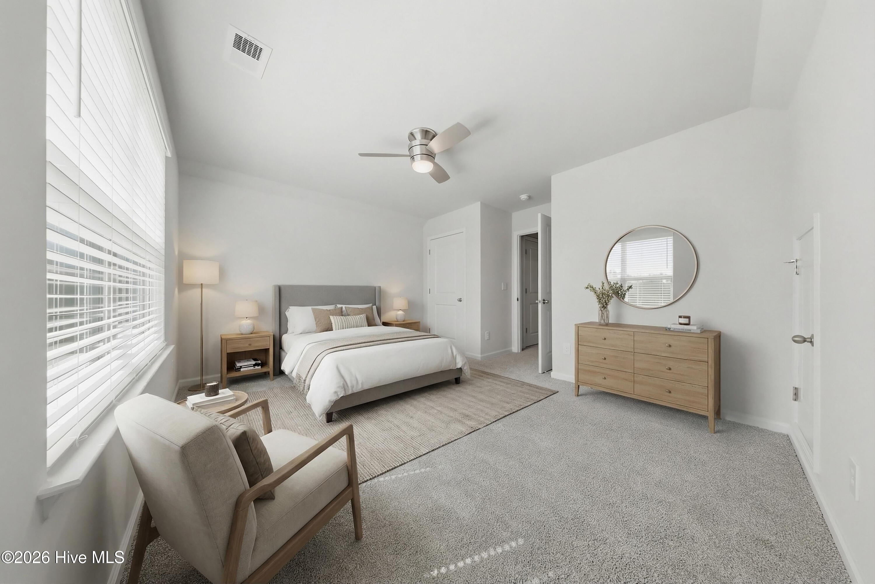 100564310 | Photo 47