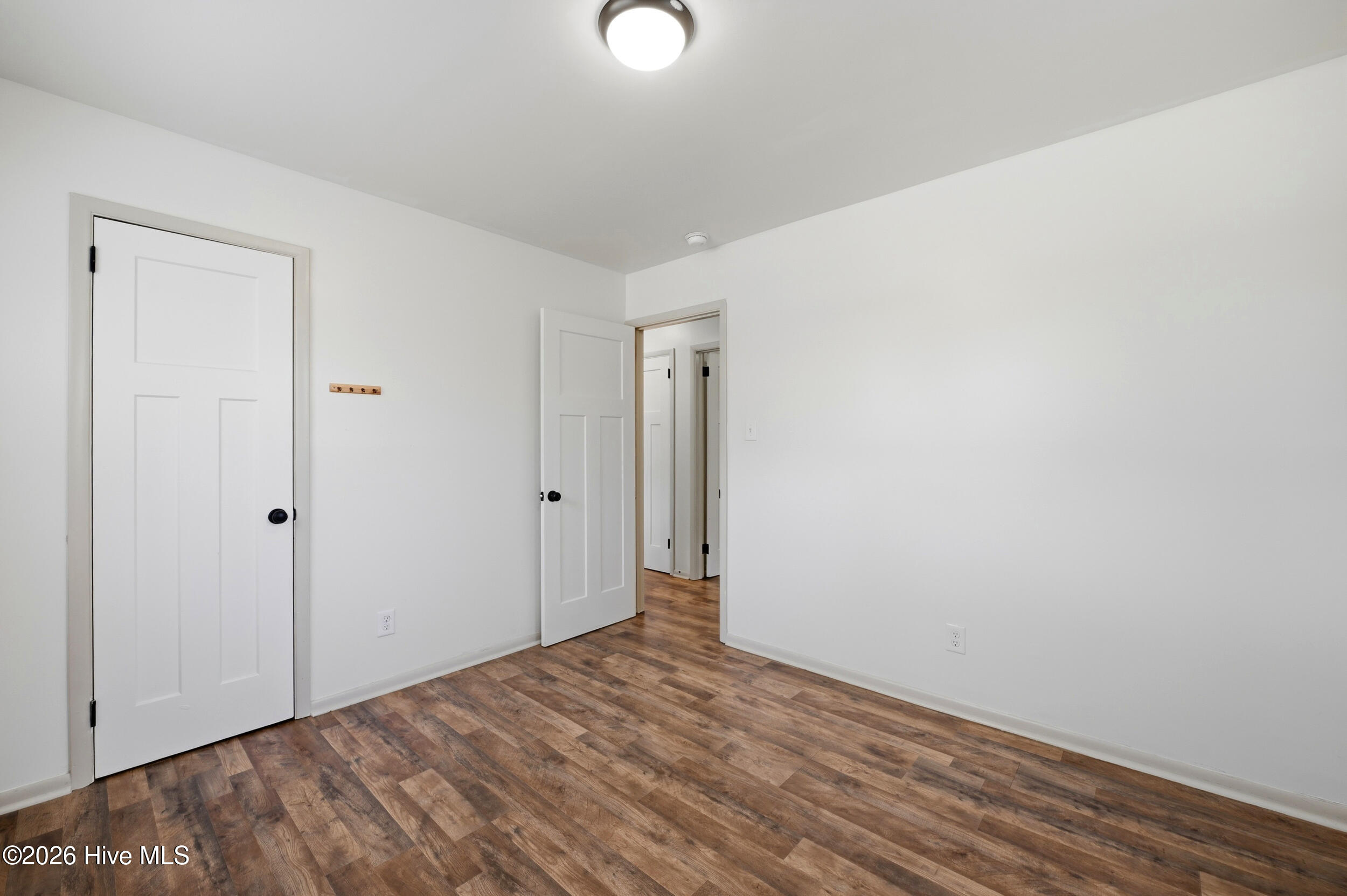 100566125 | Photo 26