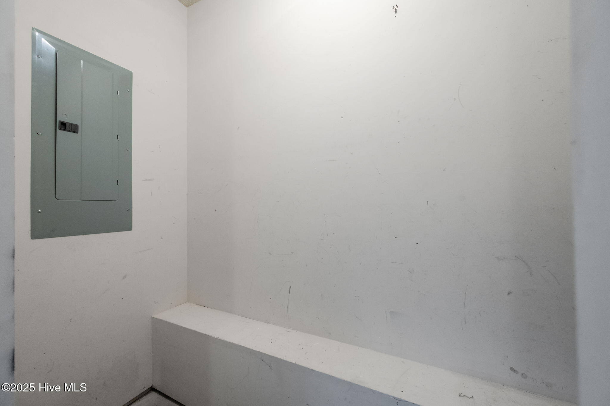 100543374 | Photo 46