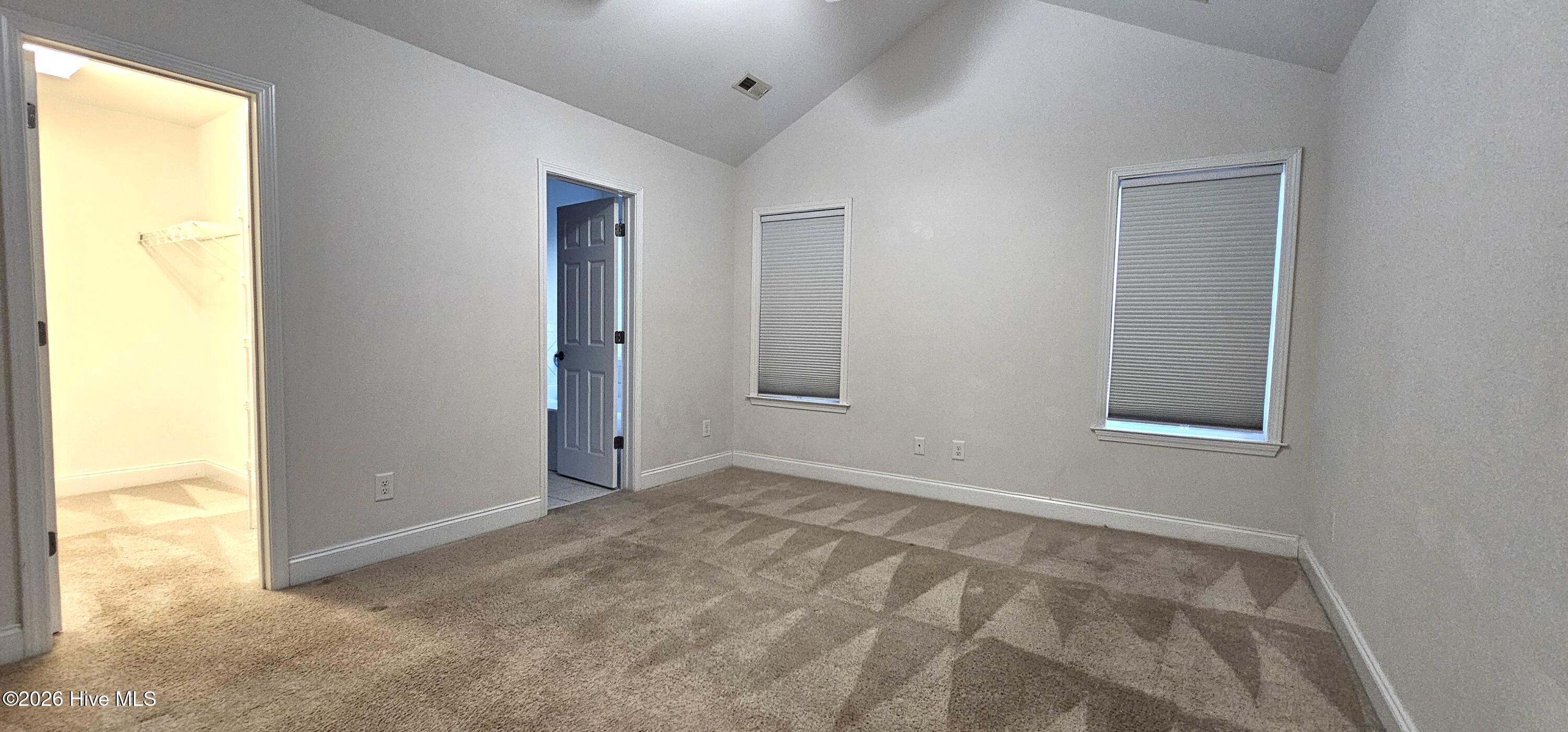 100548448 | Photo 24