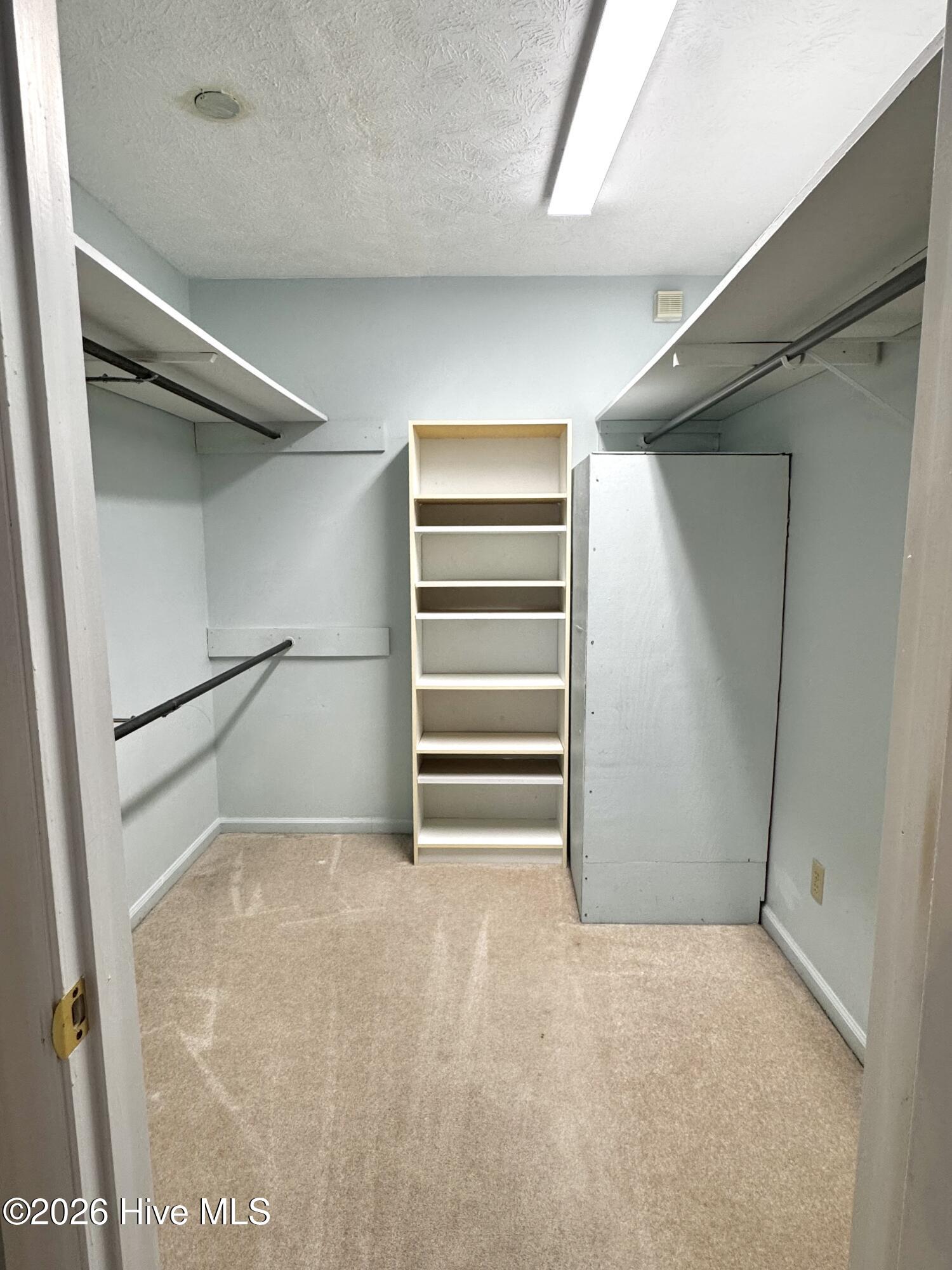 100562986 | Photo 20