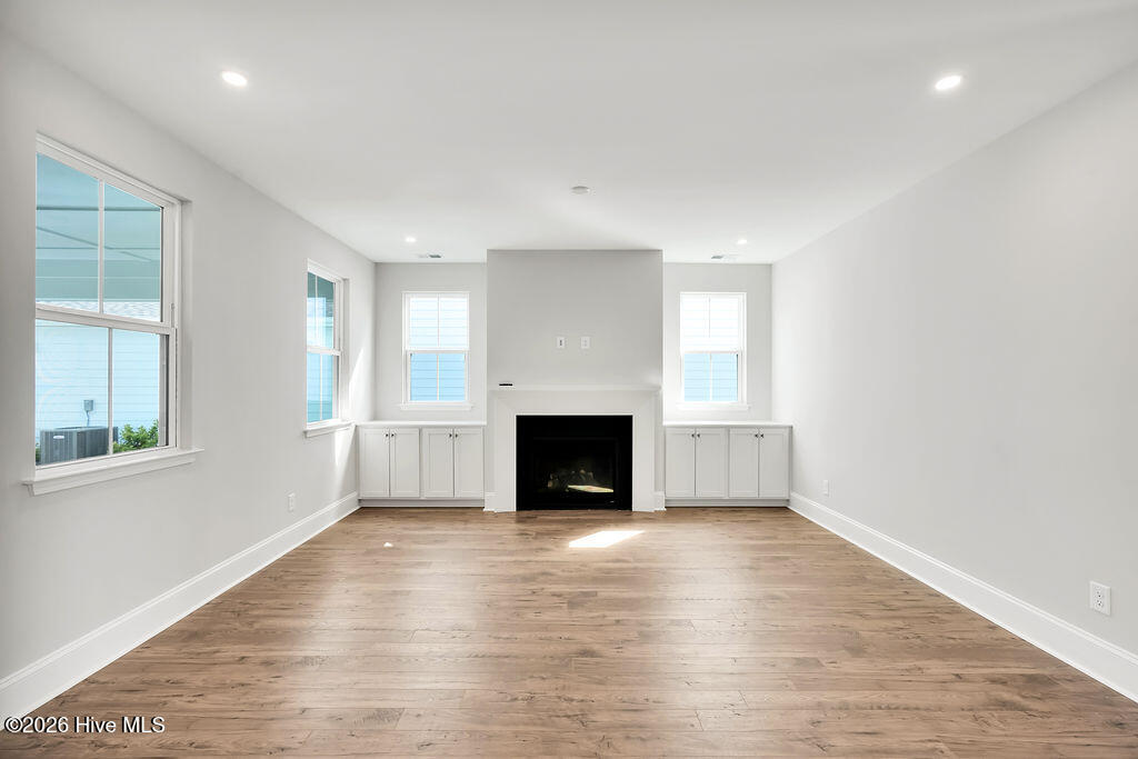 100550768 | Photo 35