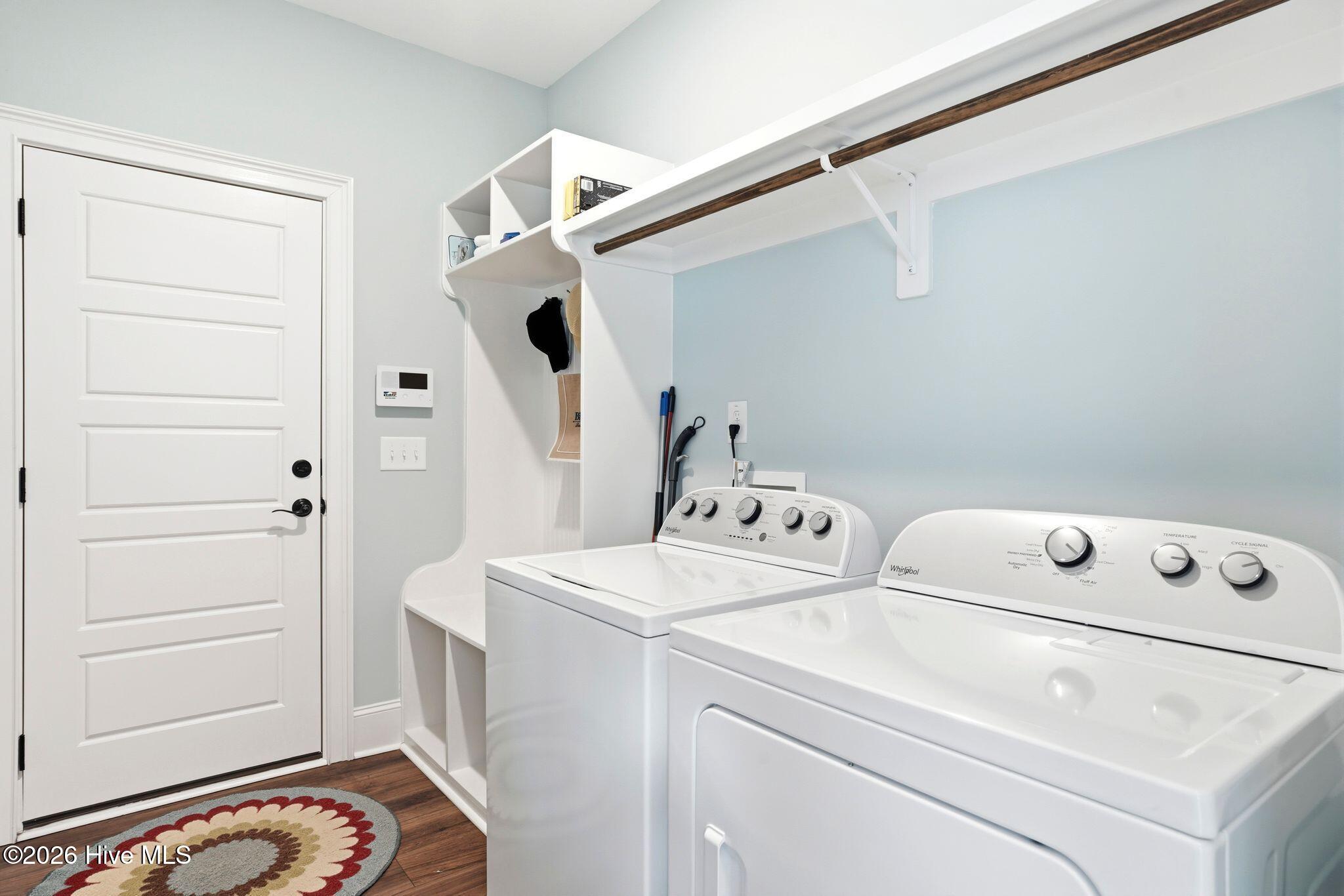 100563087 | Photo 30