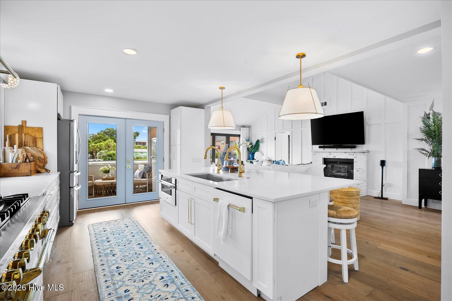 100548243 | Photo 19