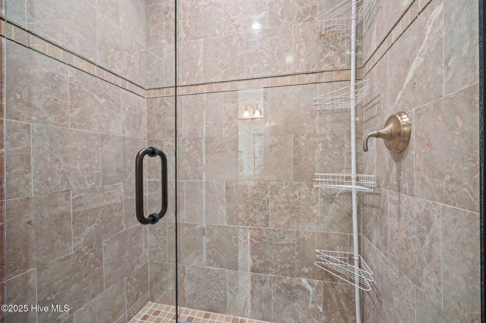 100529119 | Photo 40