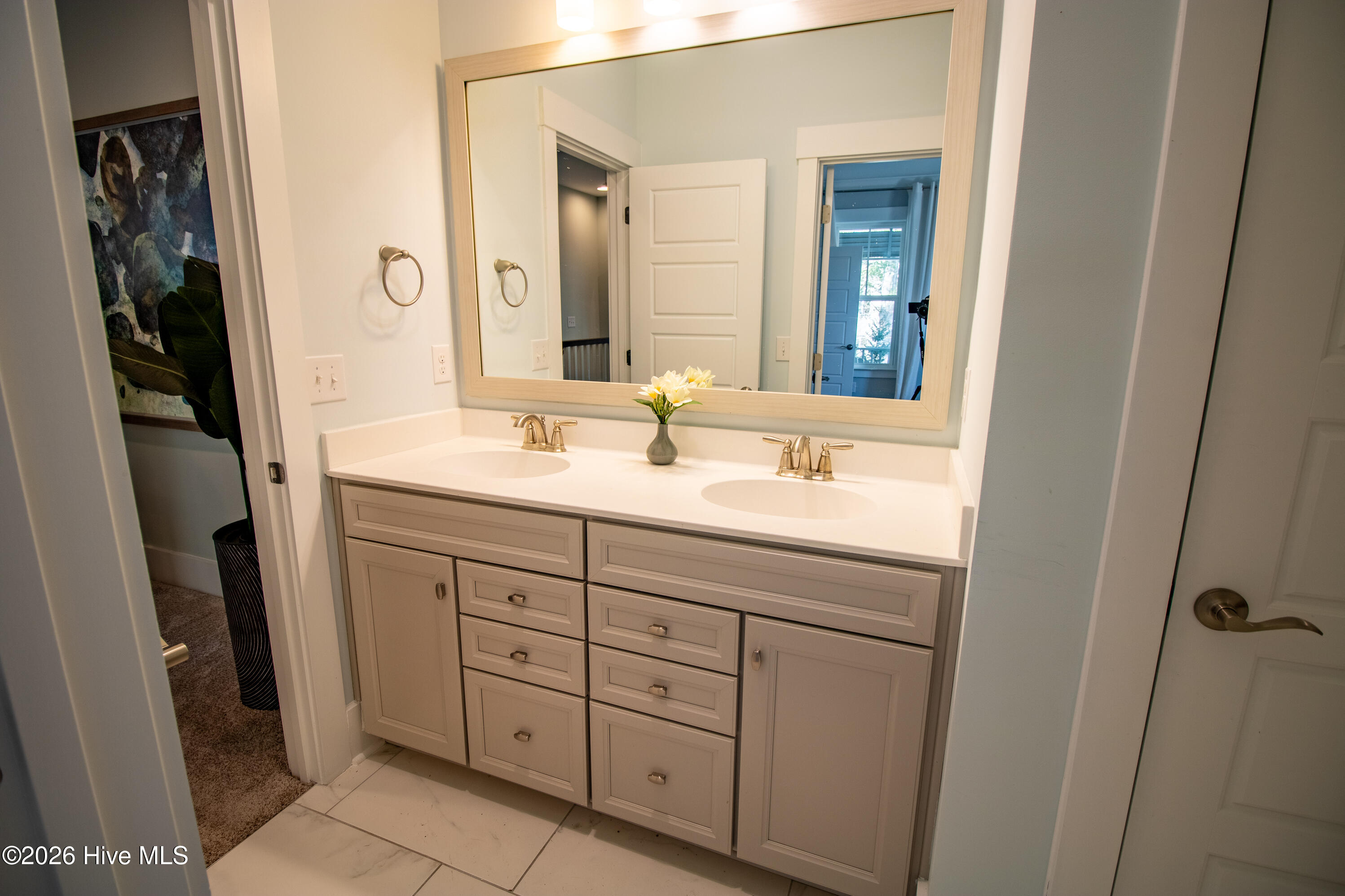 100552497 | Photo 38