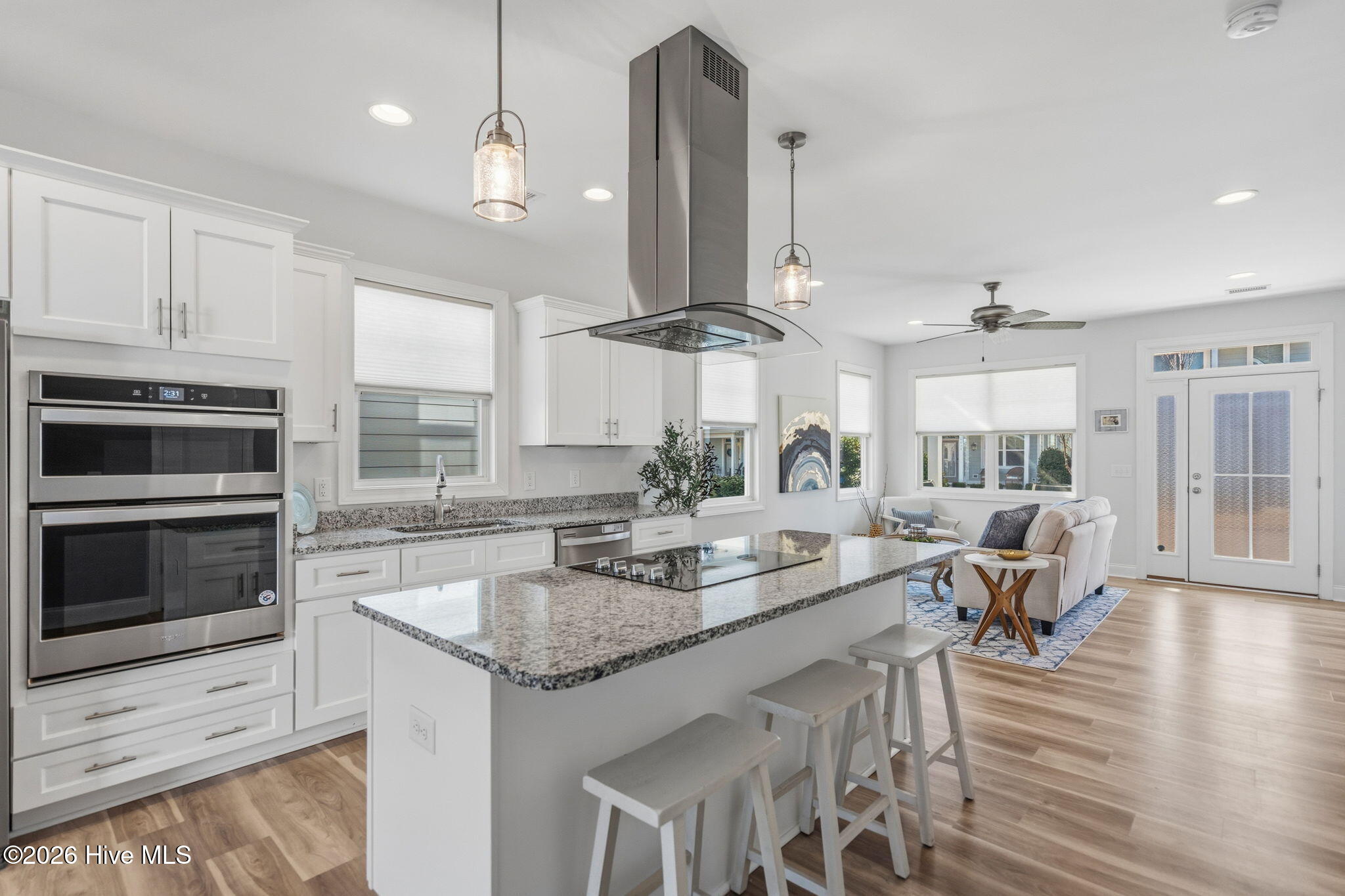 100558754 | Photo 11