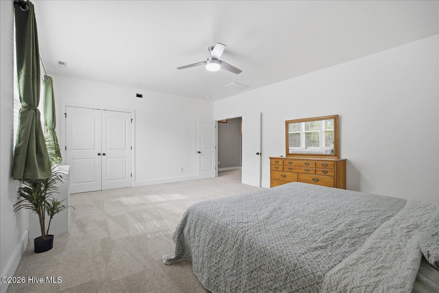 100565930 | Photo 34