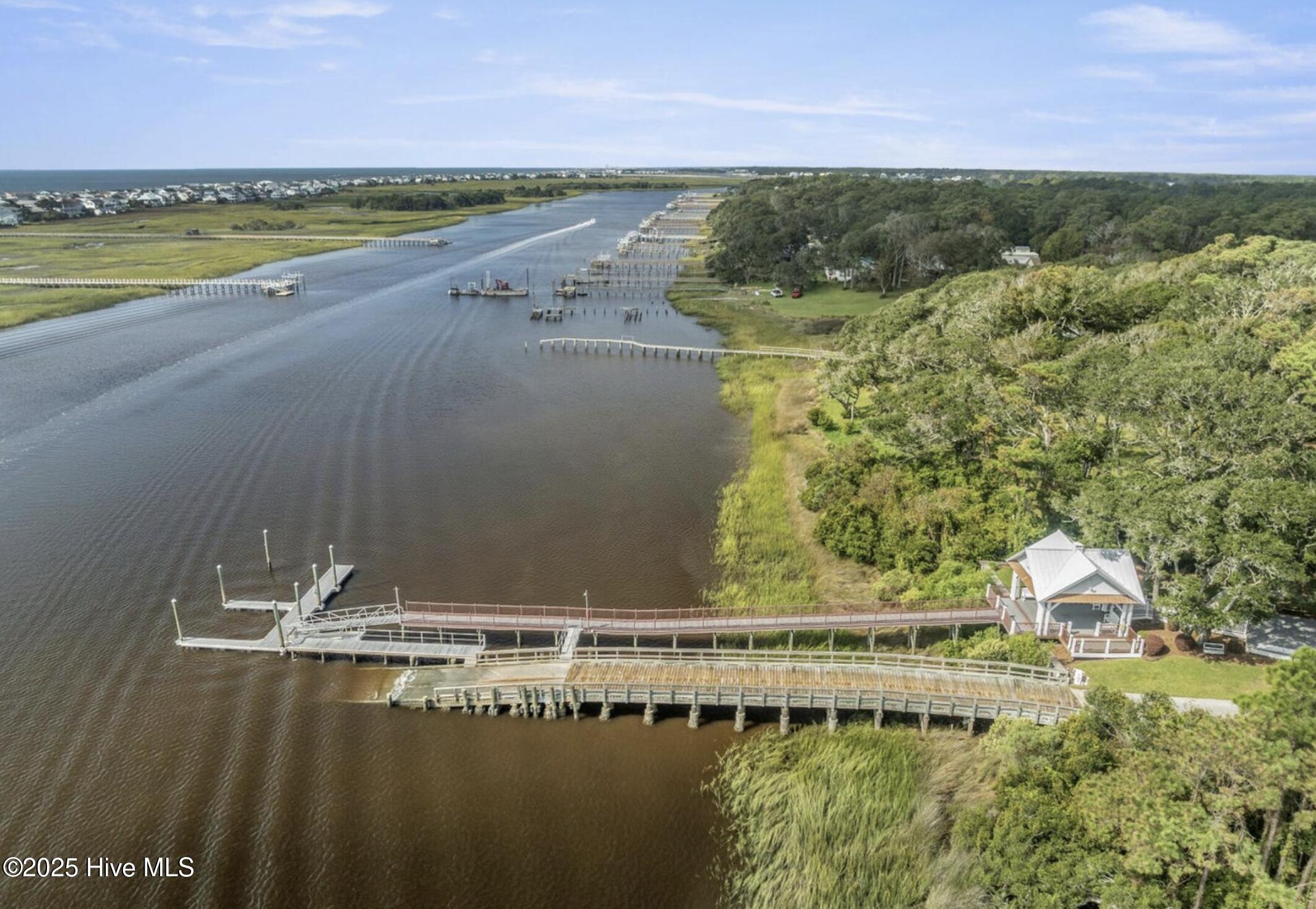 100485467 | Photo 59