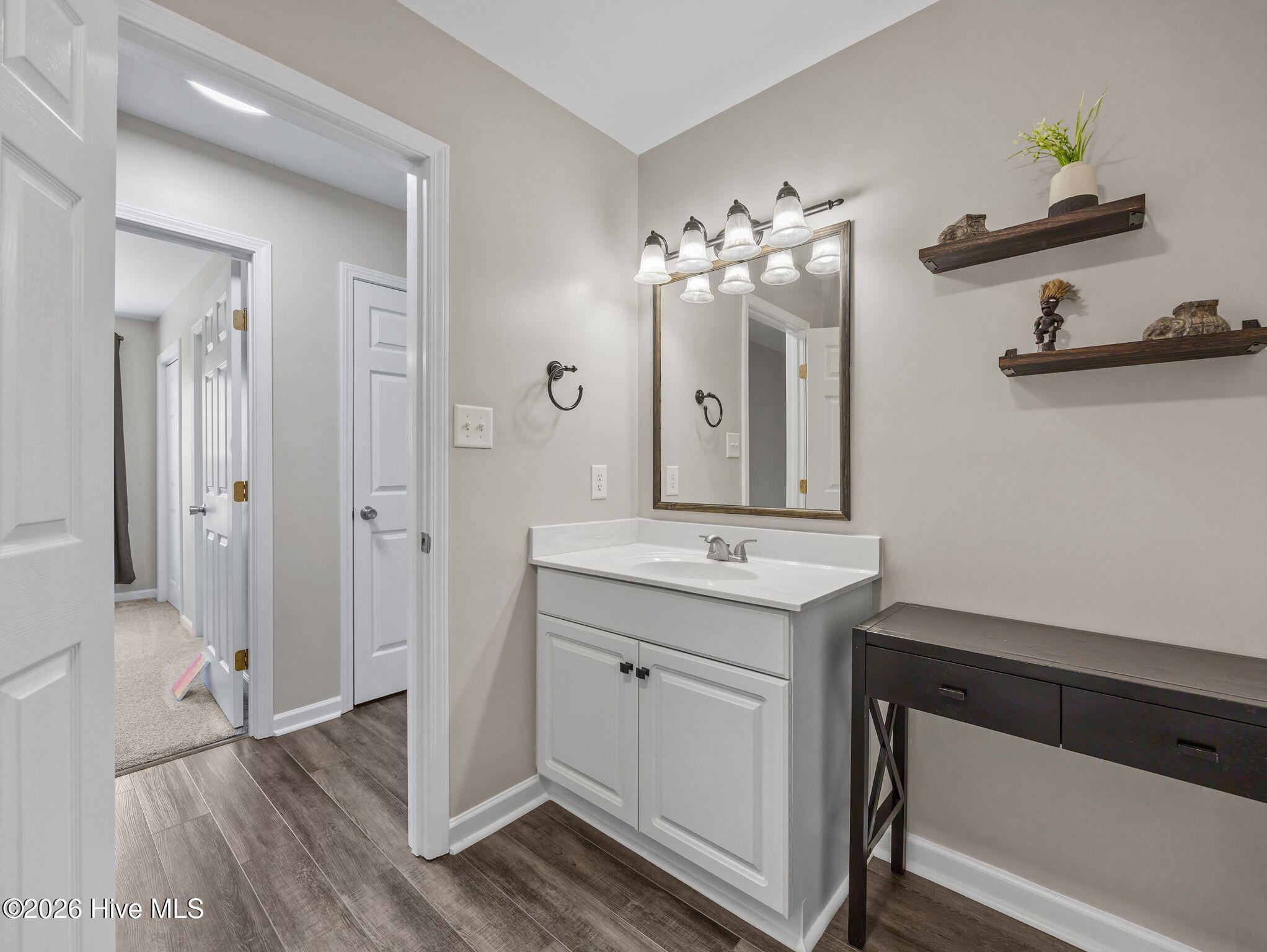 100567456 | Photo 31