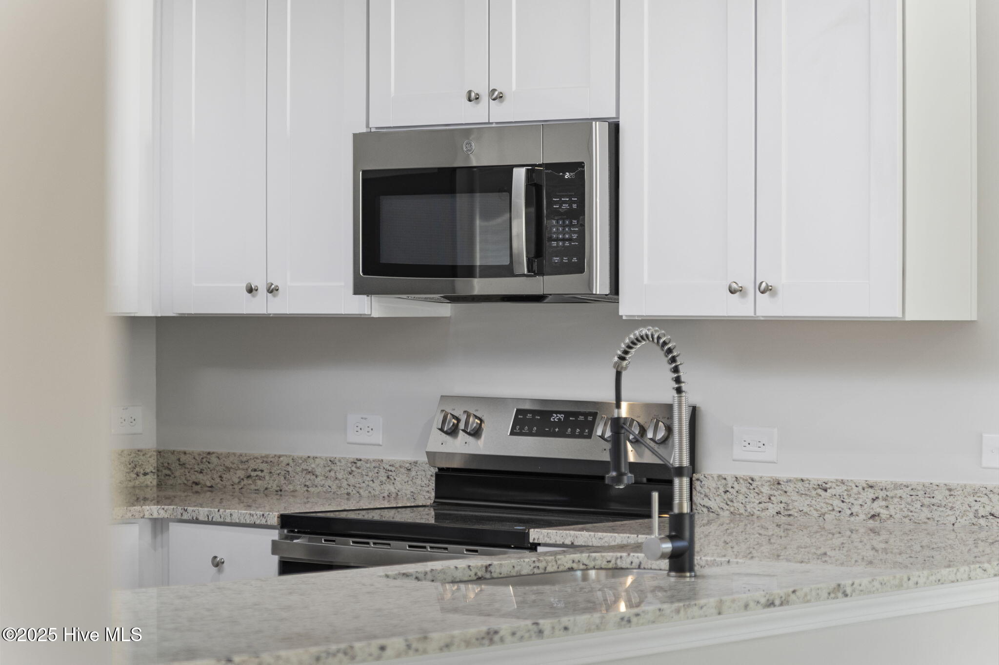 100544084 | Photo 23