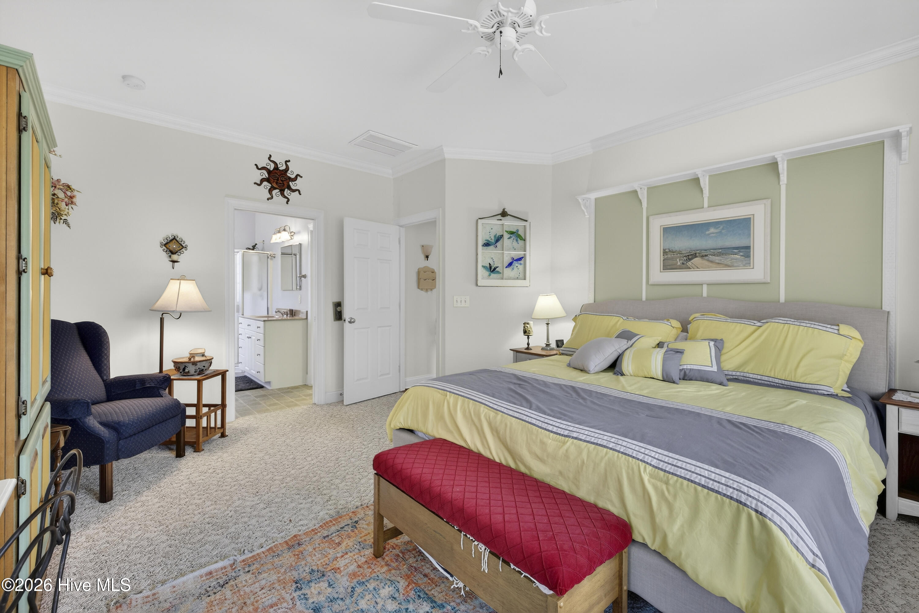 100561189 | Photo 42