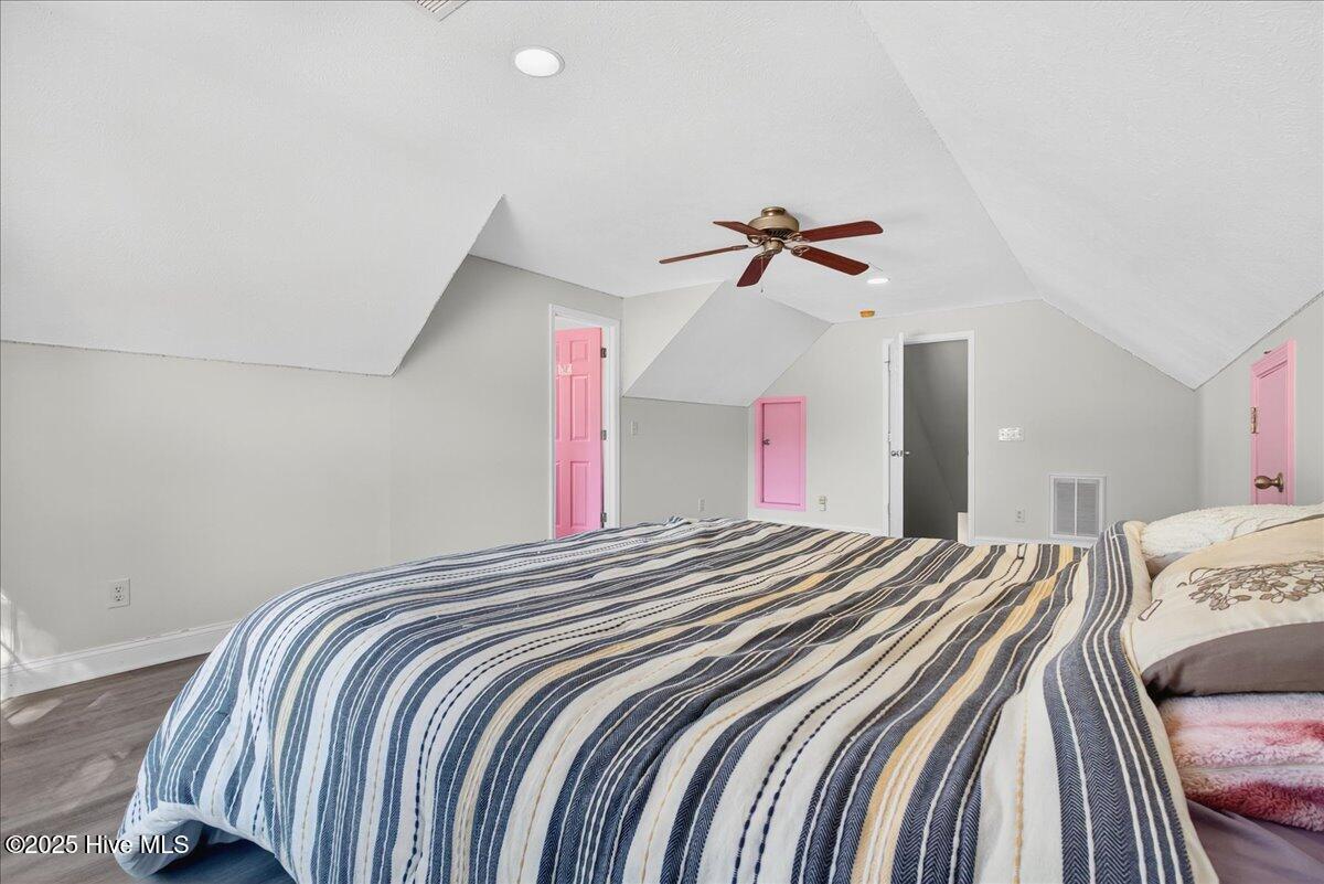 100539254 | Photo 38