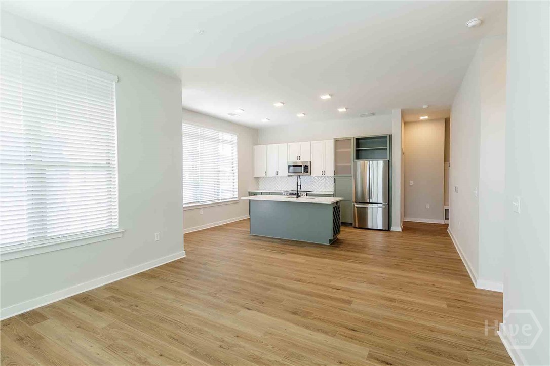 1150 E Perry Lane UNIT B4, Savannah, GA, 31404